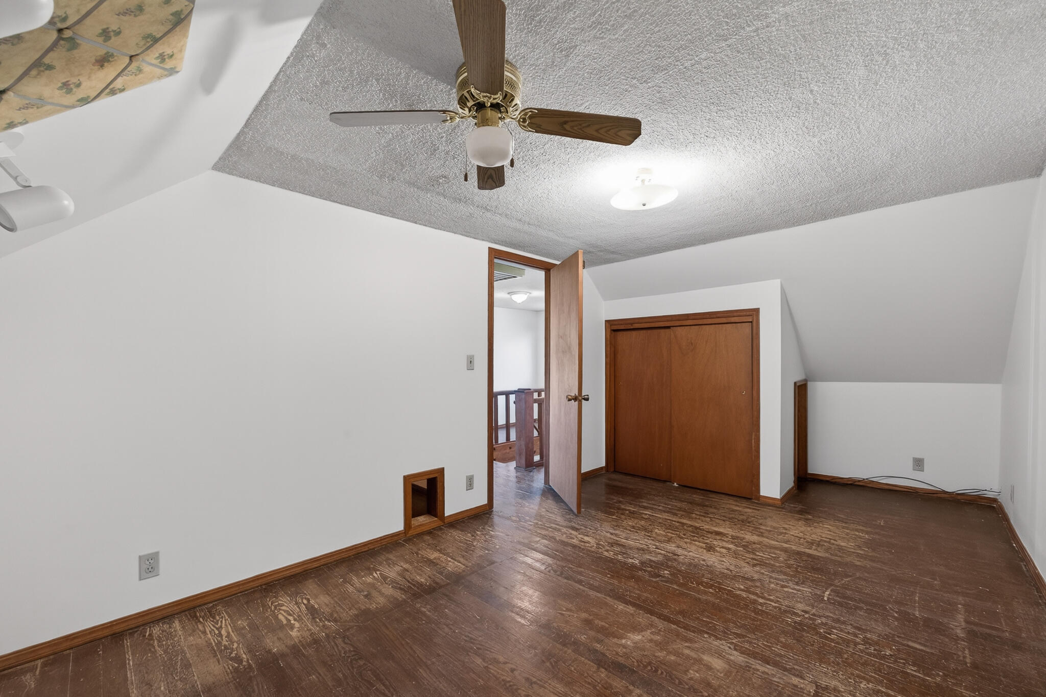 537 West Talmage Street Property Photo 33