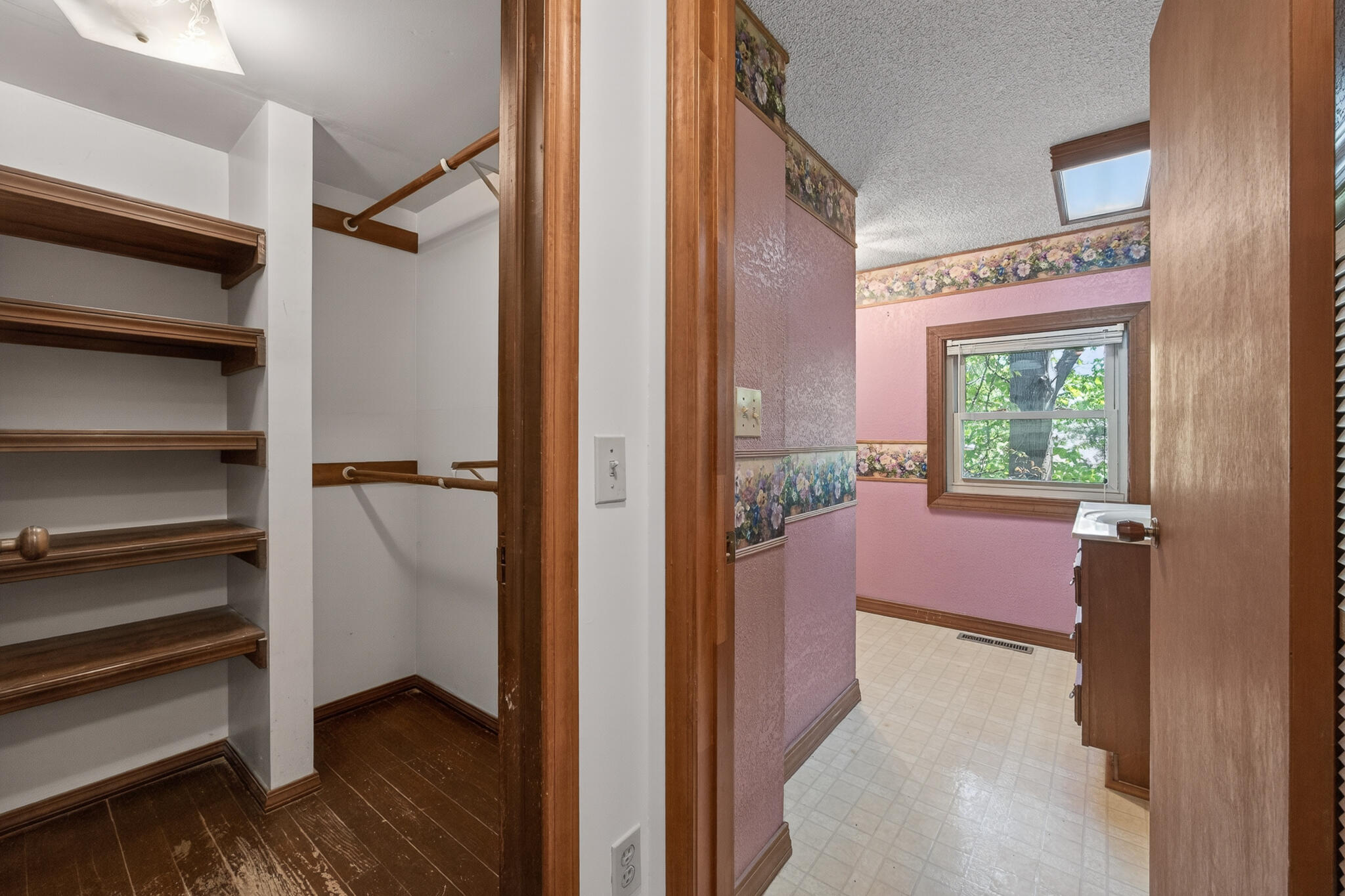 537 West Talmage Street Property Photo 36