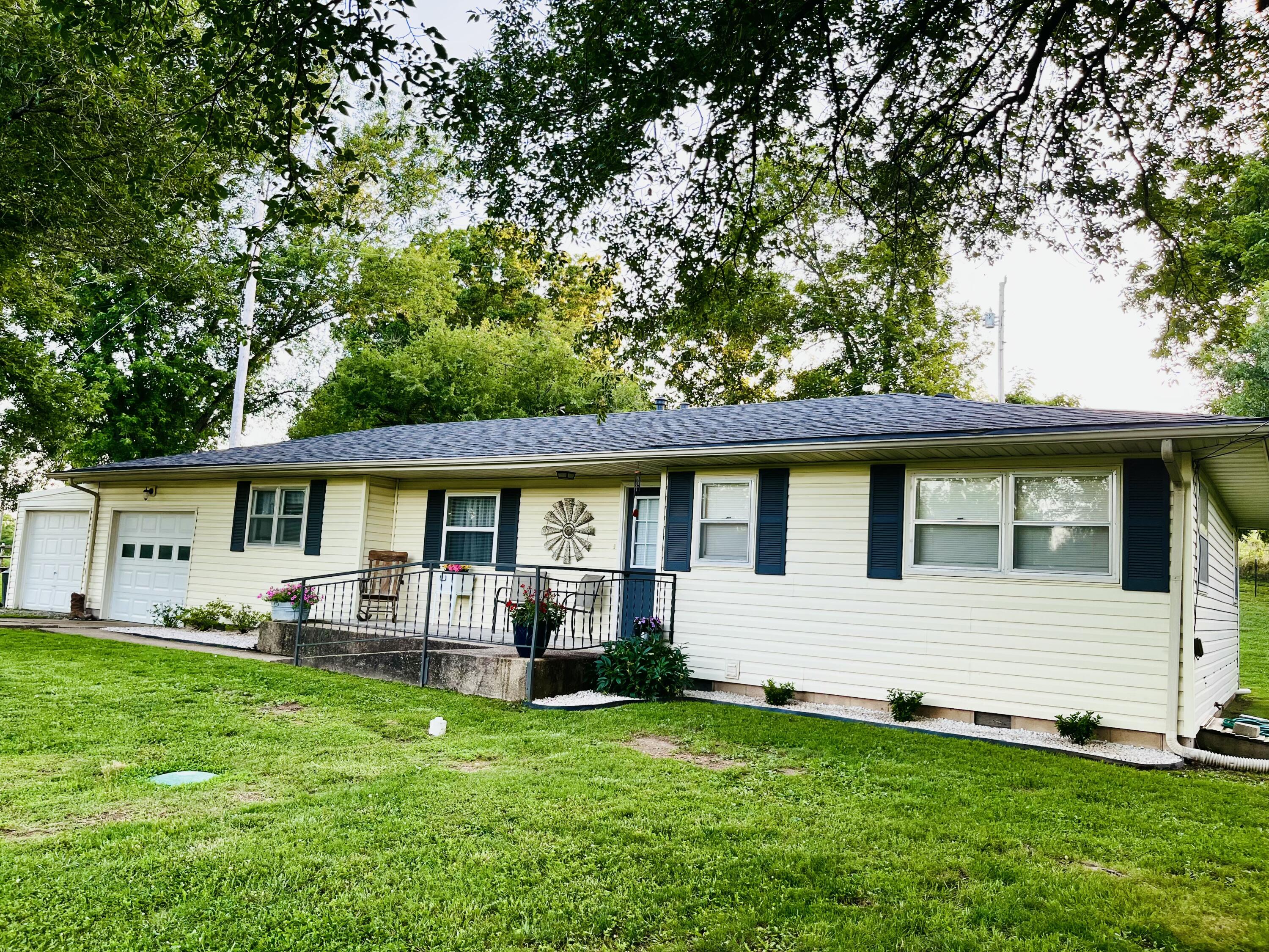 8675 South State Highway 5 Property Photo 1