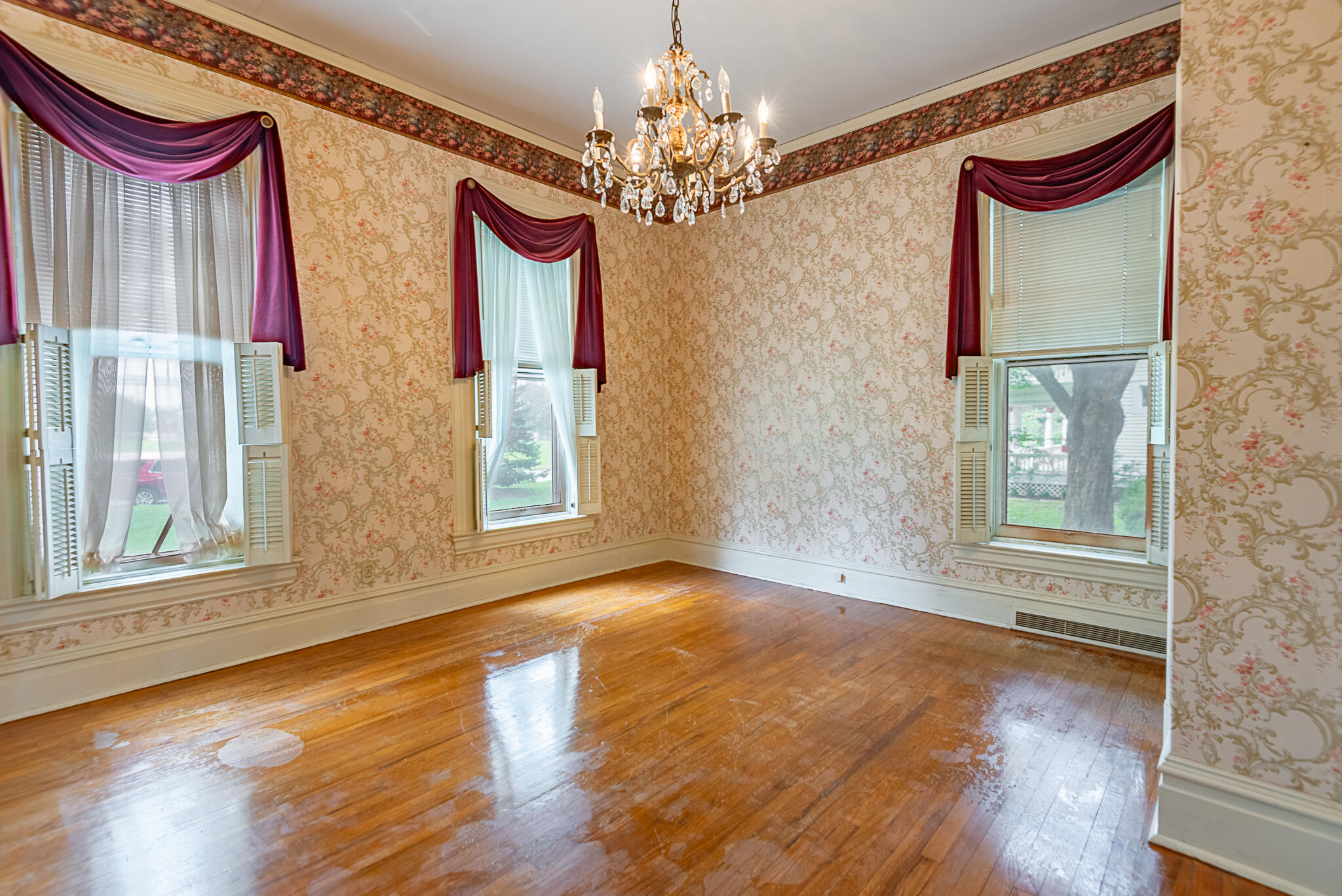 625 South Avenue Property Photo 9