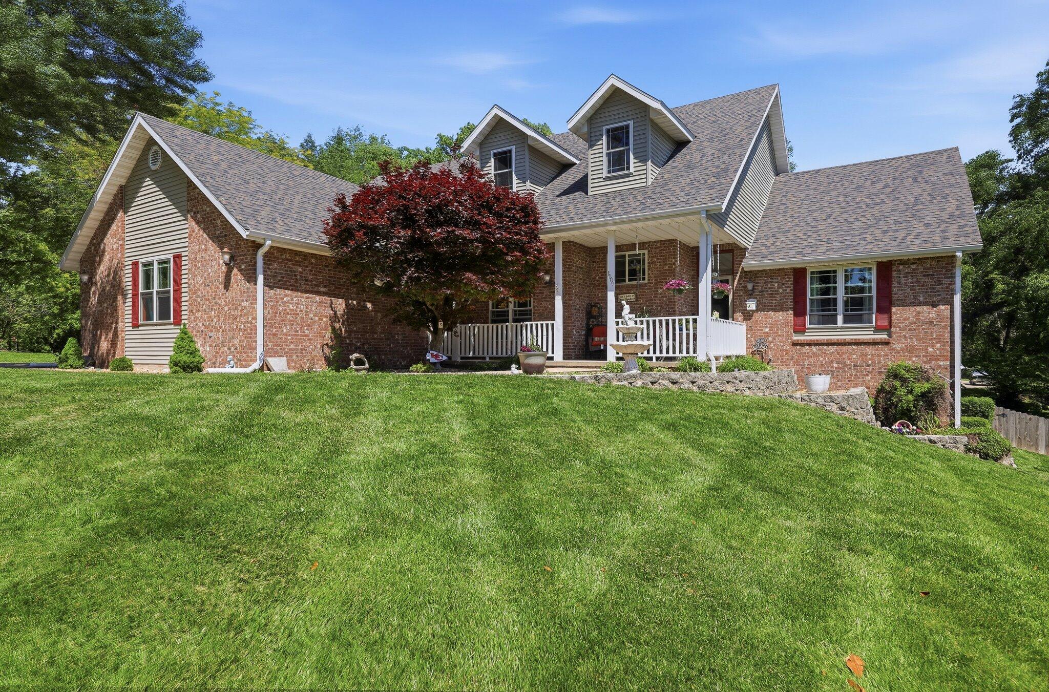 1109 Glen Oaks Drive Property Photo 1