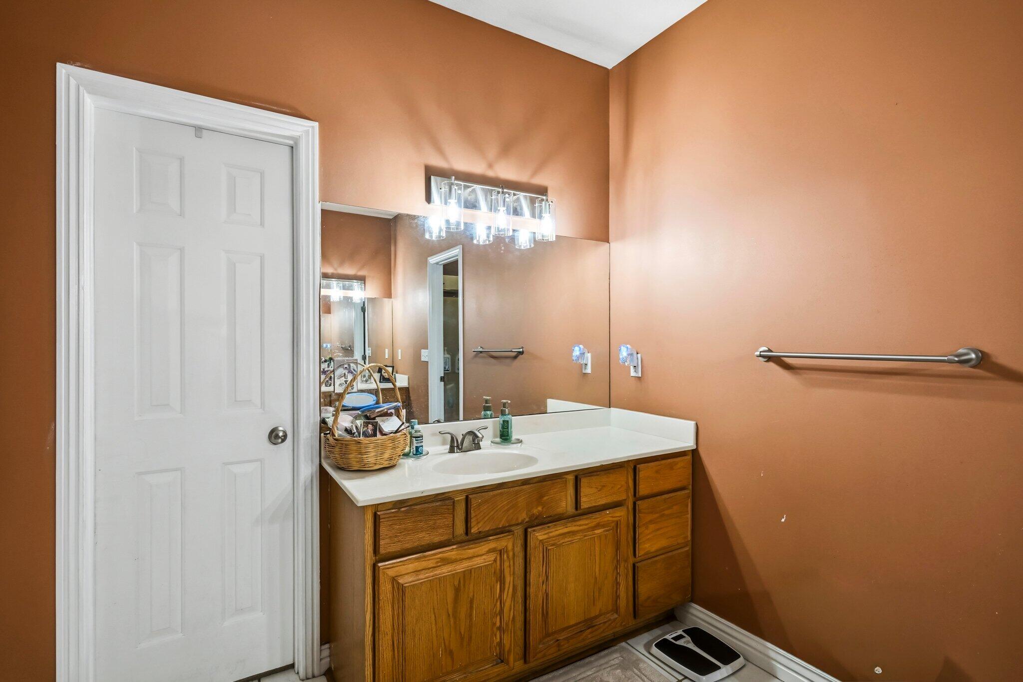 2611 North Rhodes Circle Property Photo 19