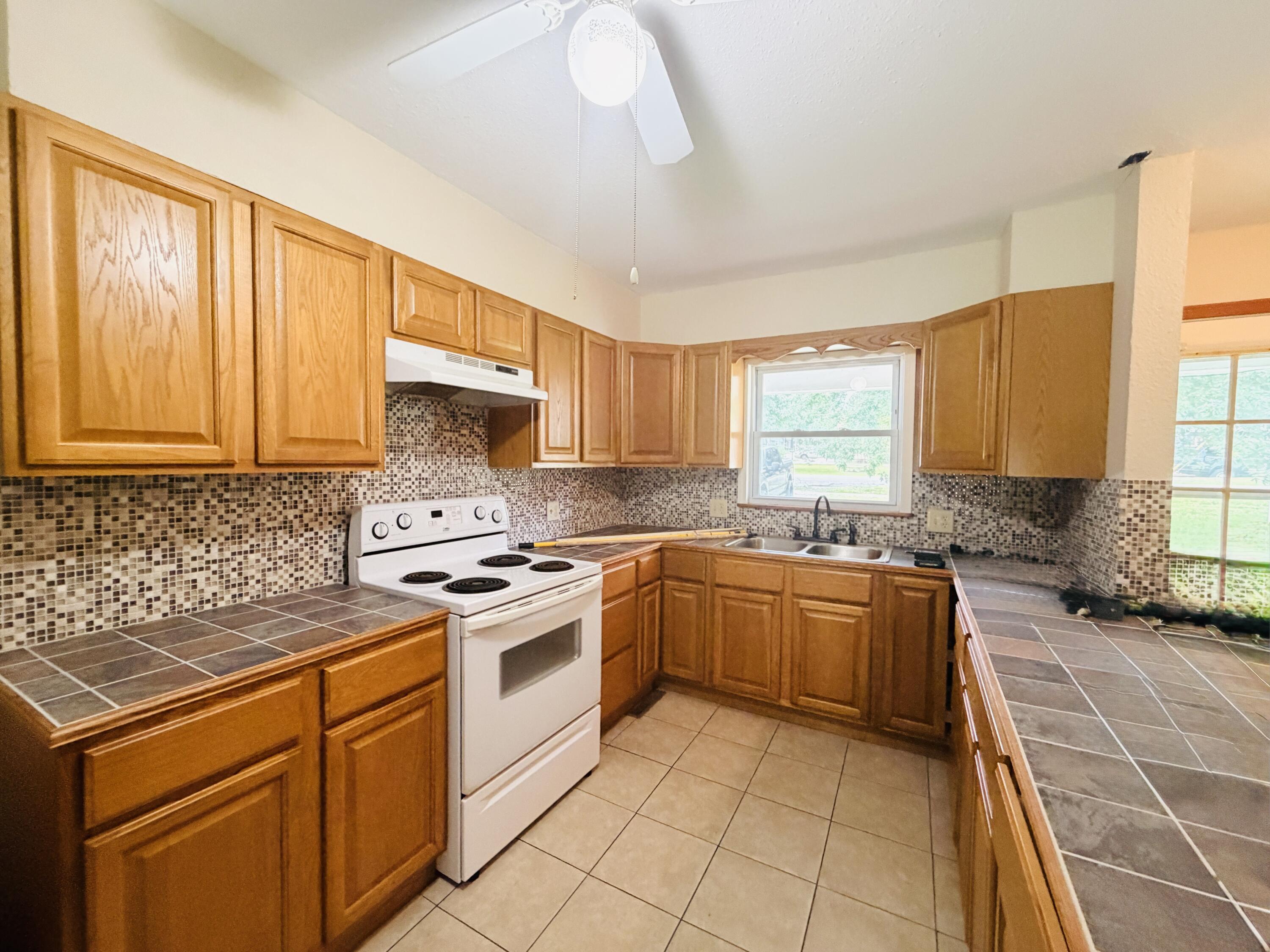 204 West Oak Street Property Photo 7