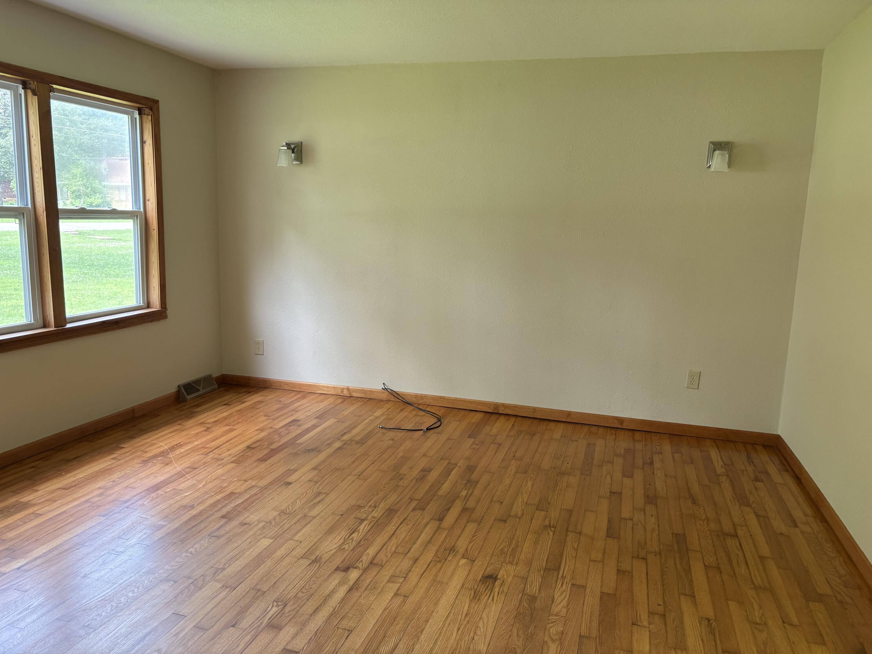 204 West Oak Street Property Photo 15