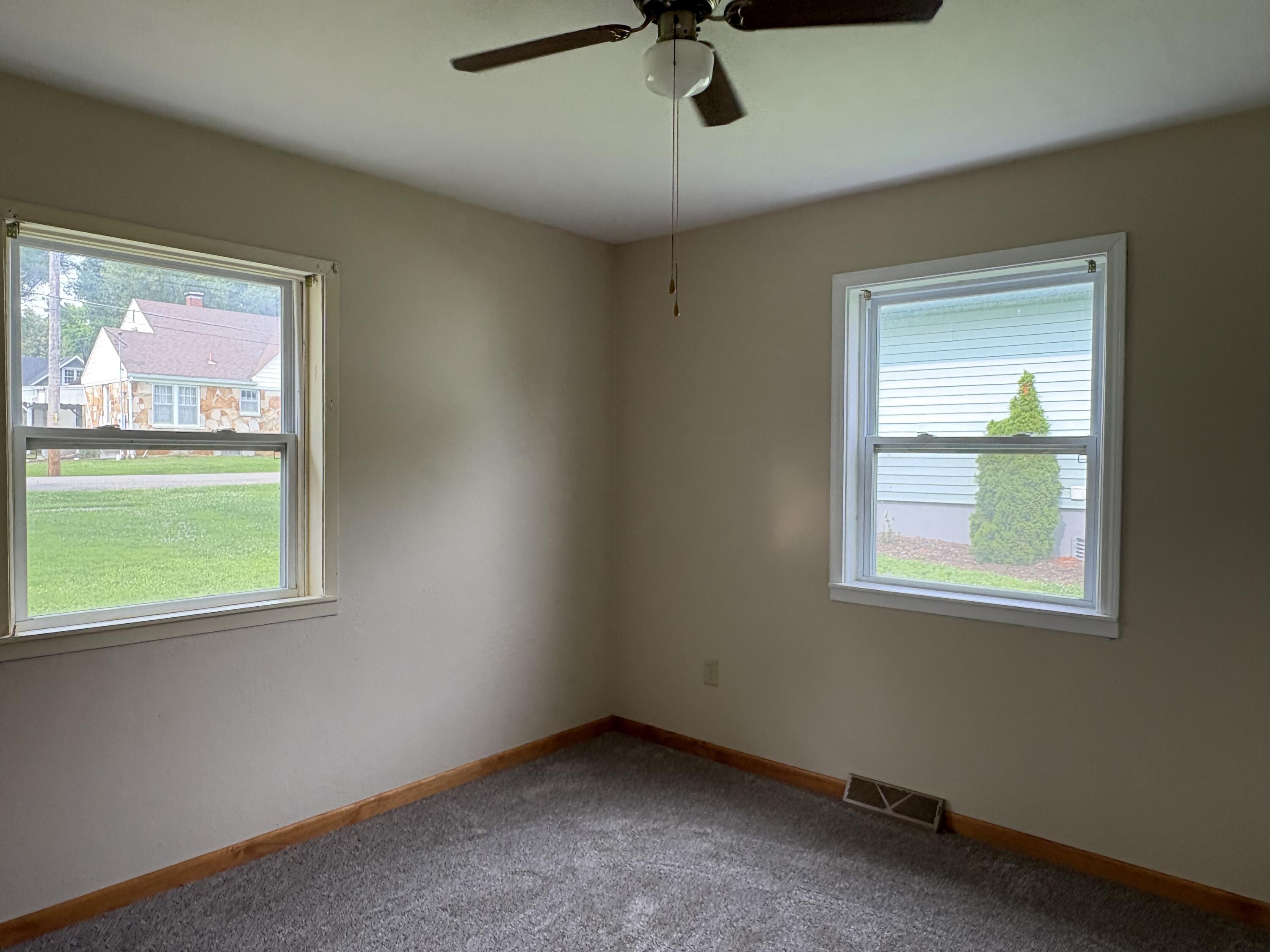 204 West Oak Street Property Photo 17