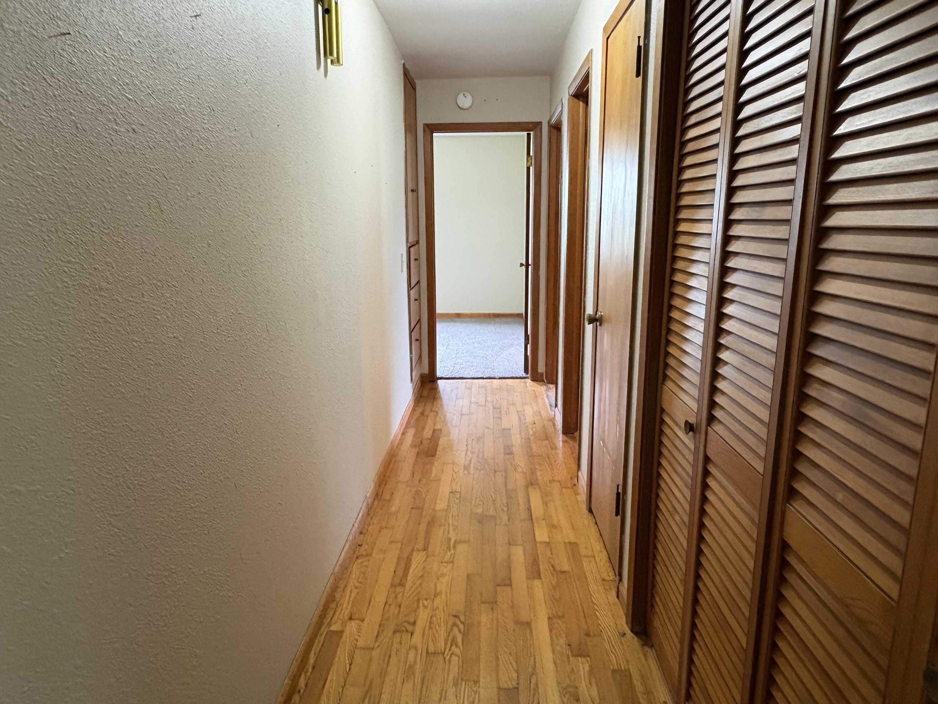 204 West Oak Street Property Photo 18