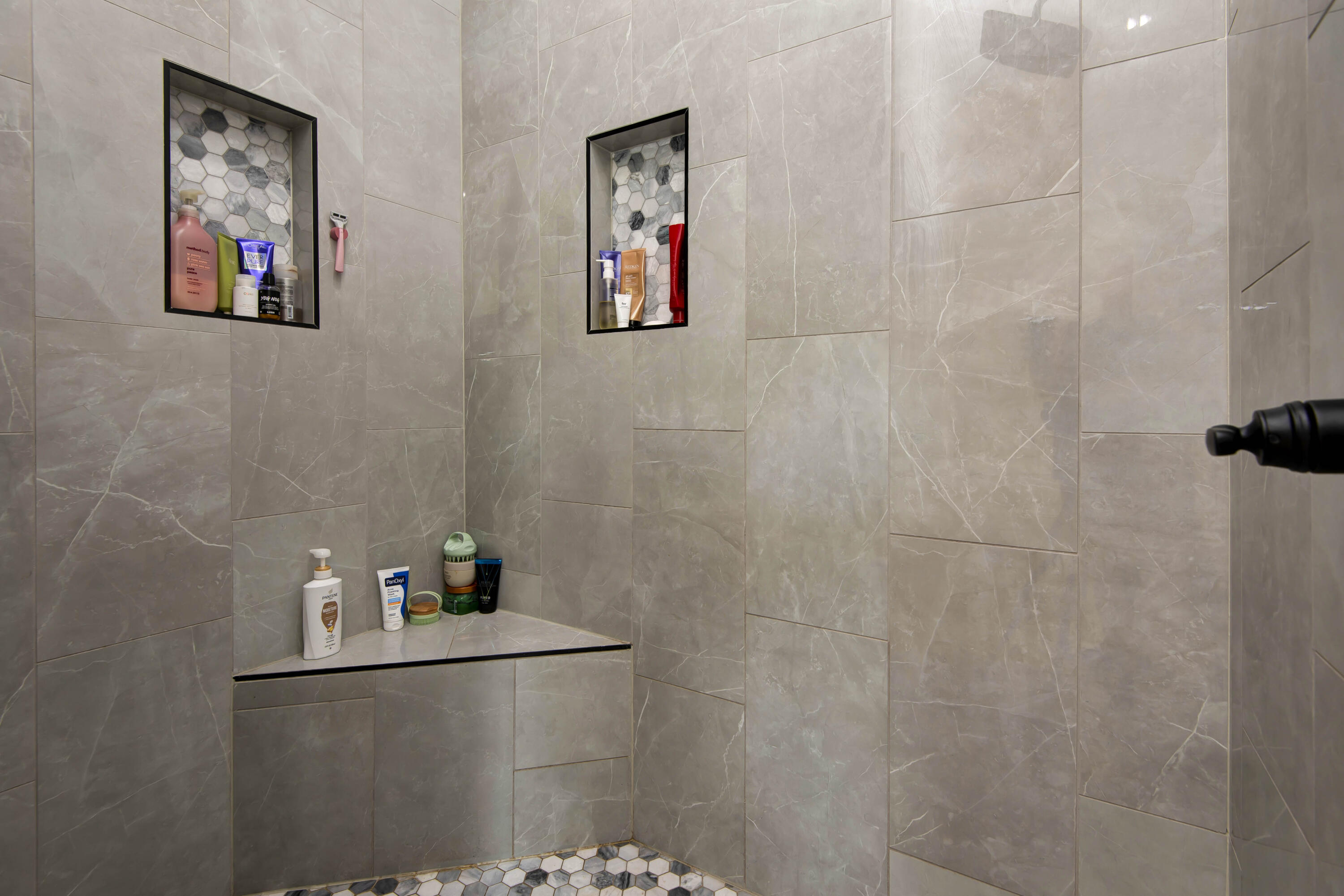 21696 Lawrence 1230 Property Photo 16