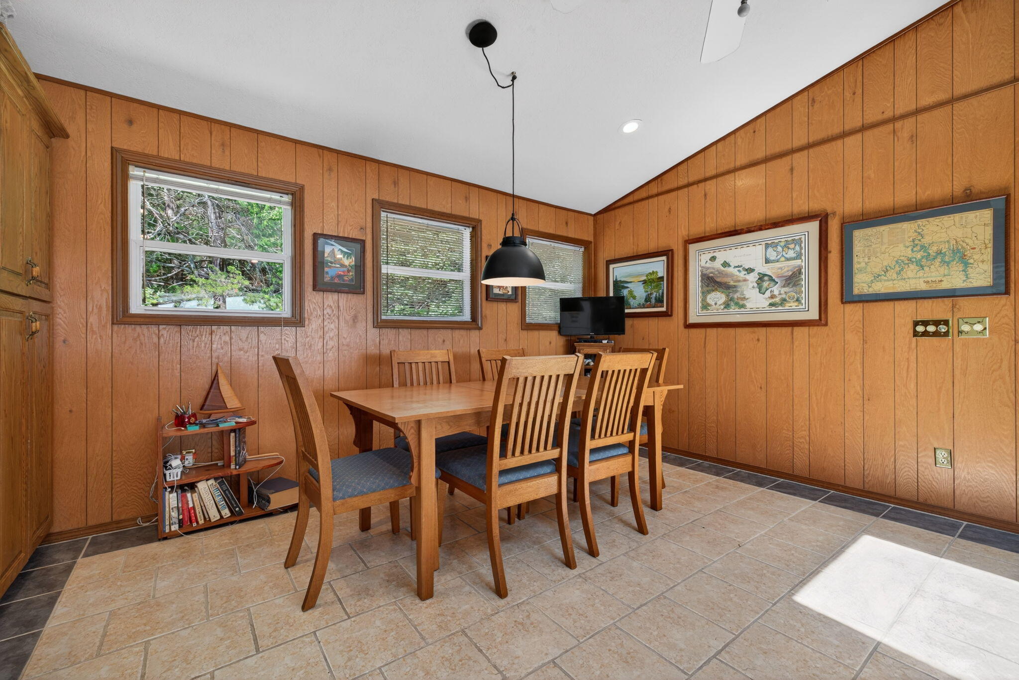226 Ledgestone Road Property Photo 16
