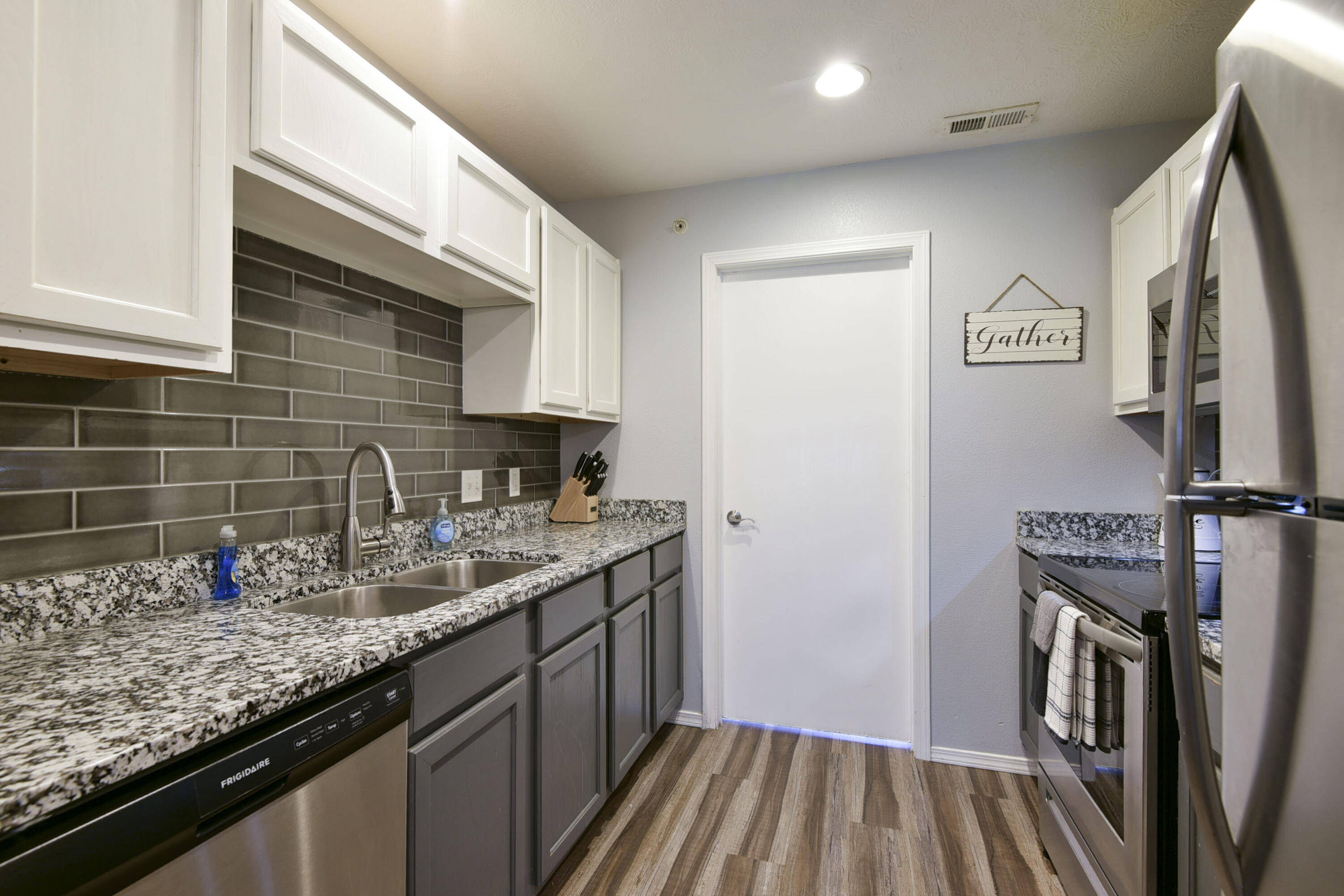 2912 Vineyards Parkway 3 Property Photo 6