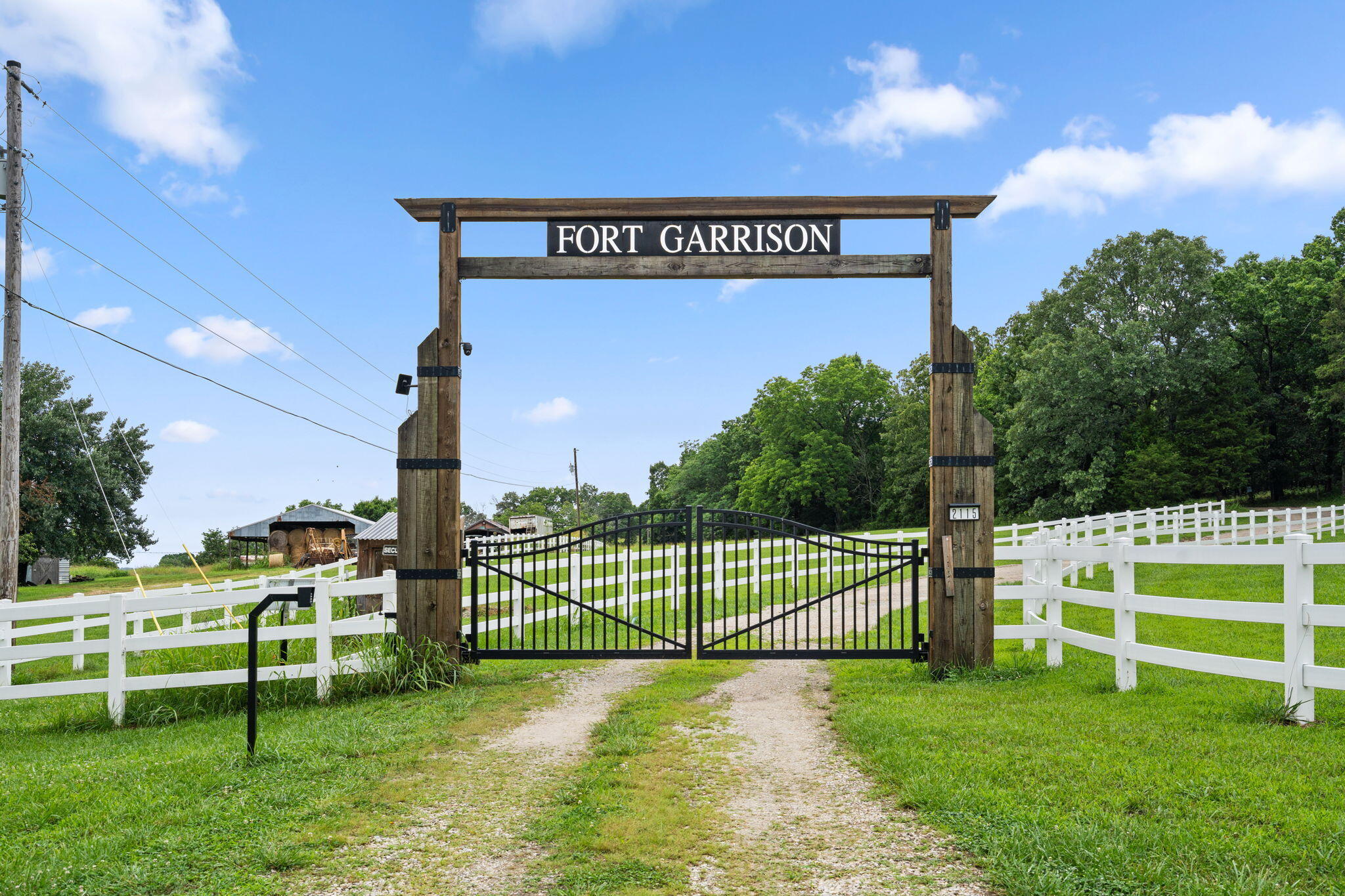 2115 Garrison Cutoff Road Property Photo 2