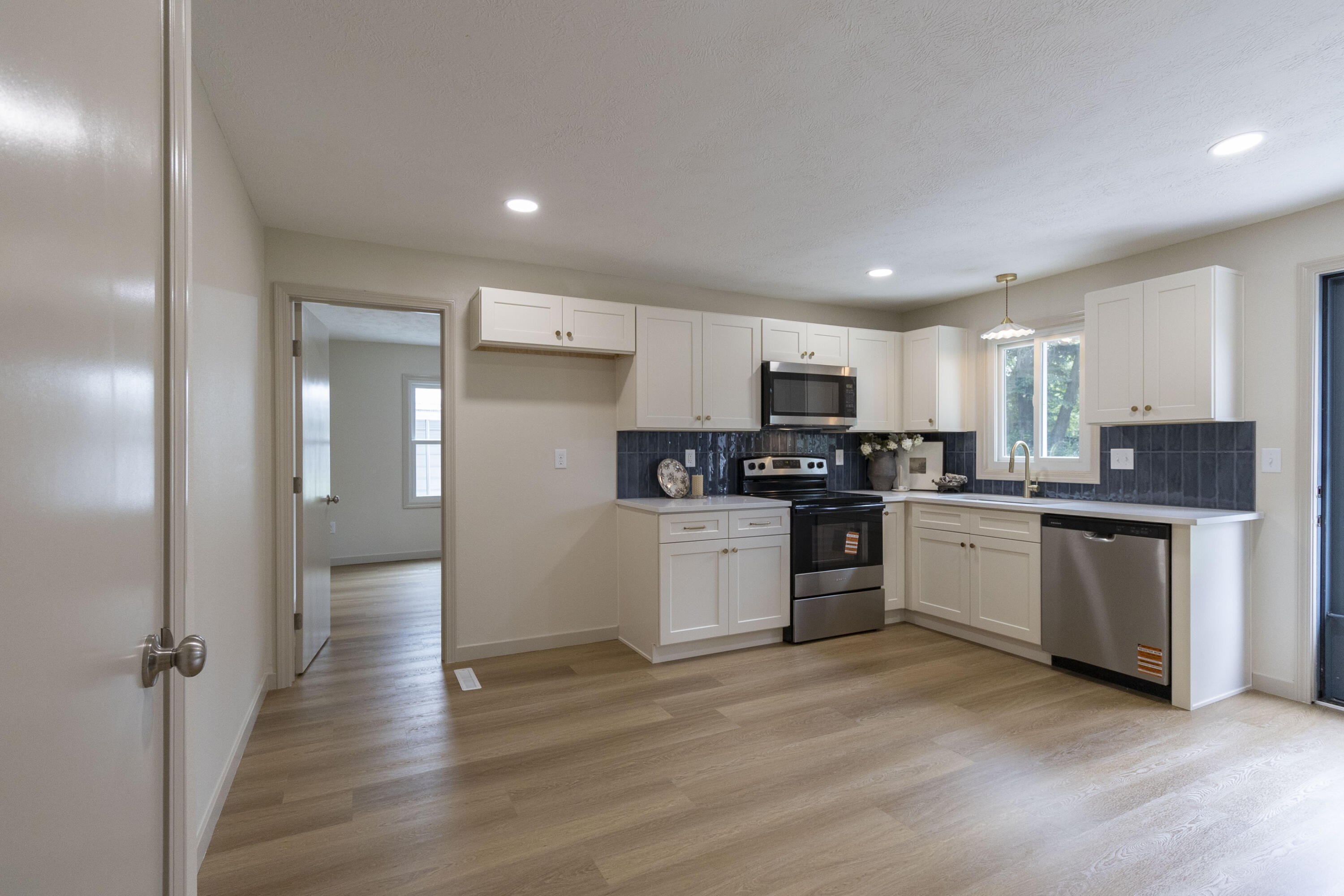 1200 North Clifton Avenue Property Photo 10