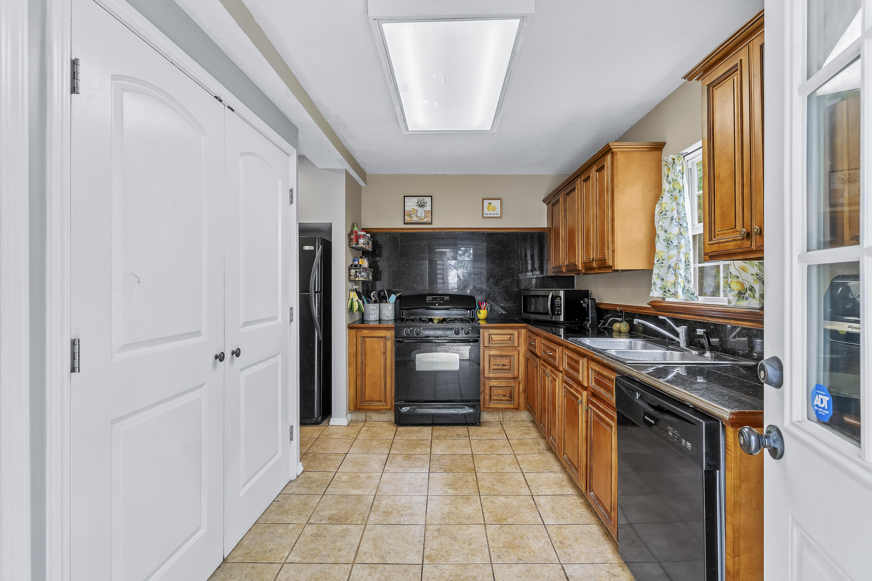 1034 North Clay Avenue Property Photo 14