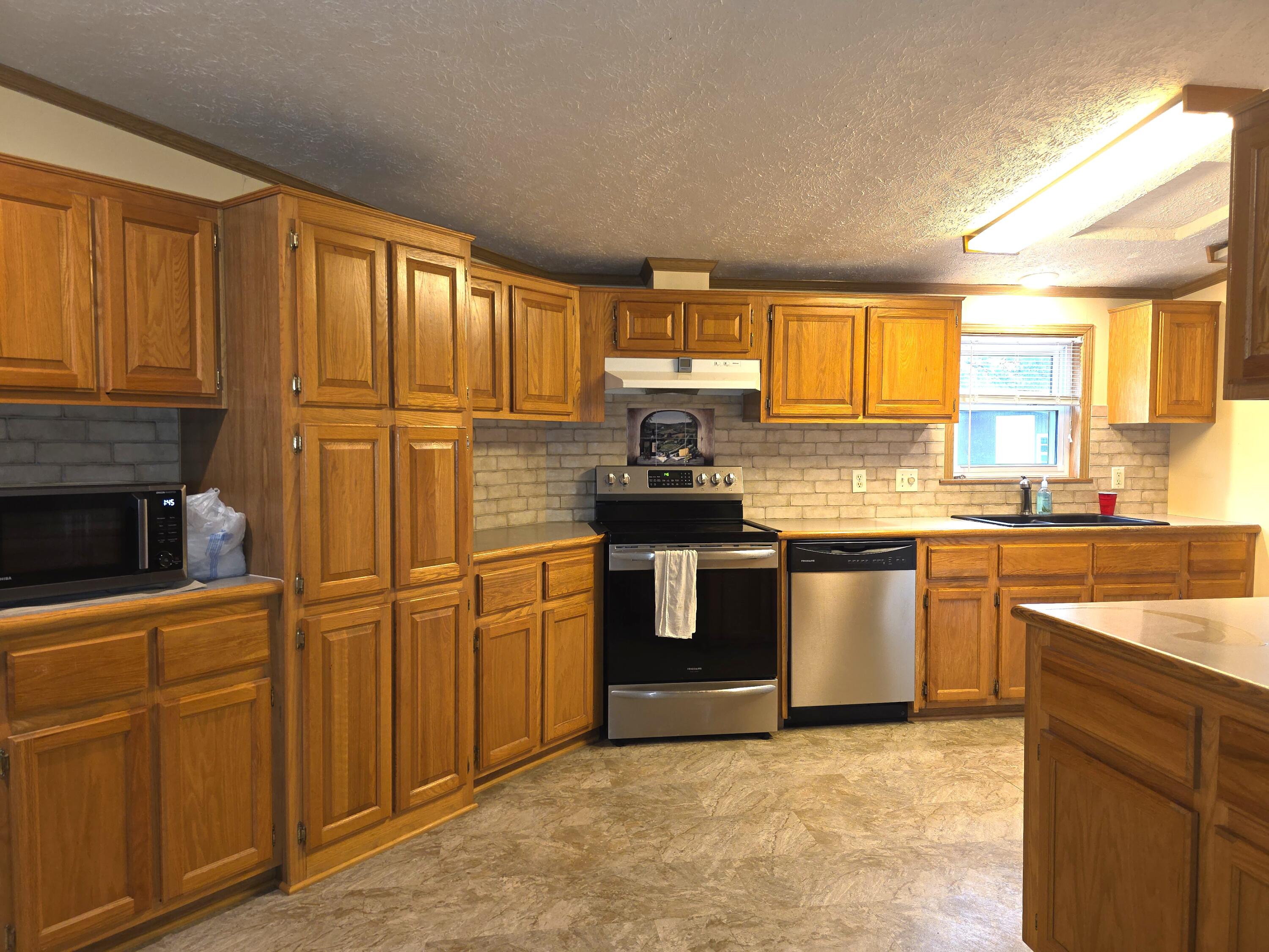 10144 Vixen Road Property Photo 3