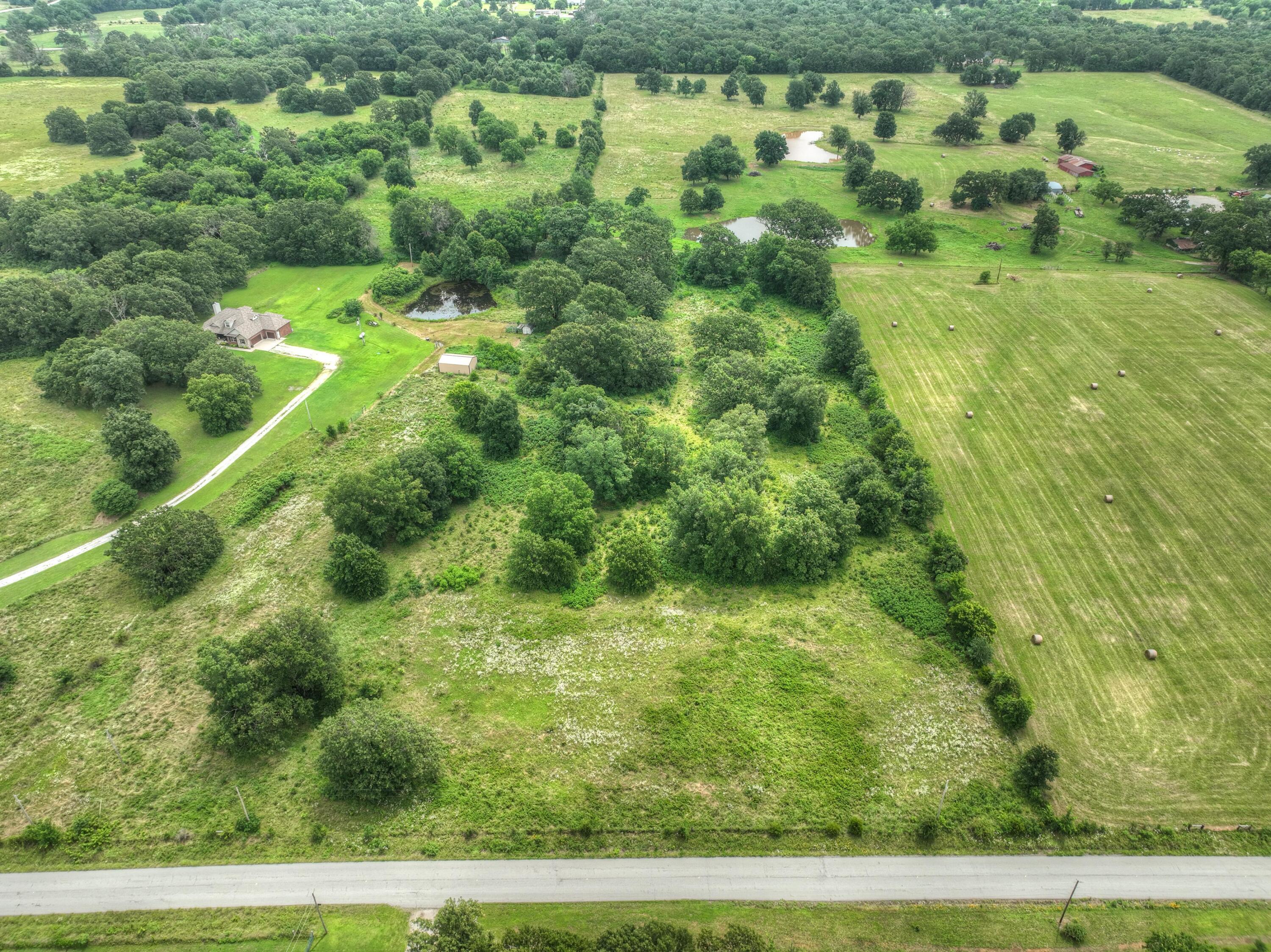 000 State Line Road Property Photo 2
