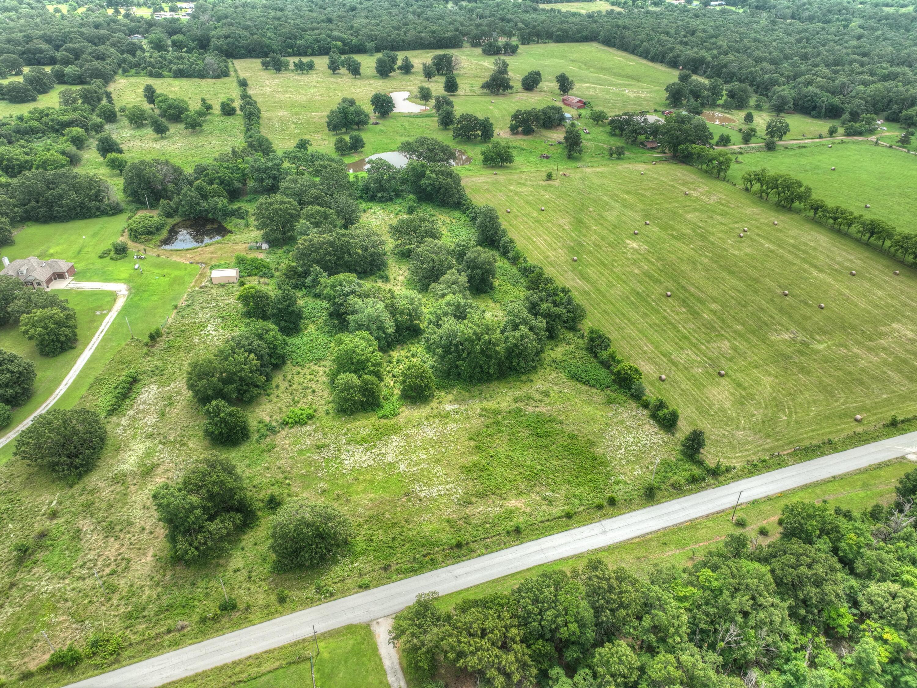 000 State Line Road Property Photo 3
