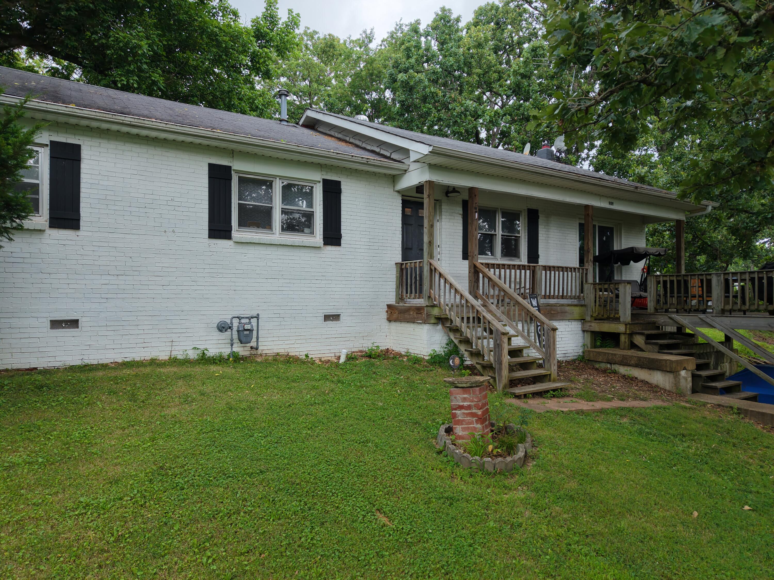 909 Patton Avenue Property Photo 1