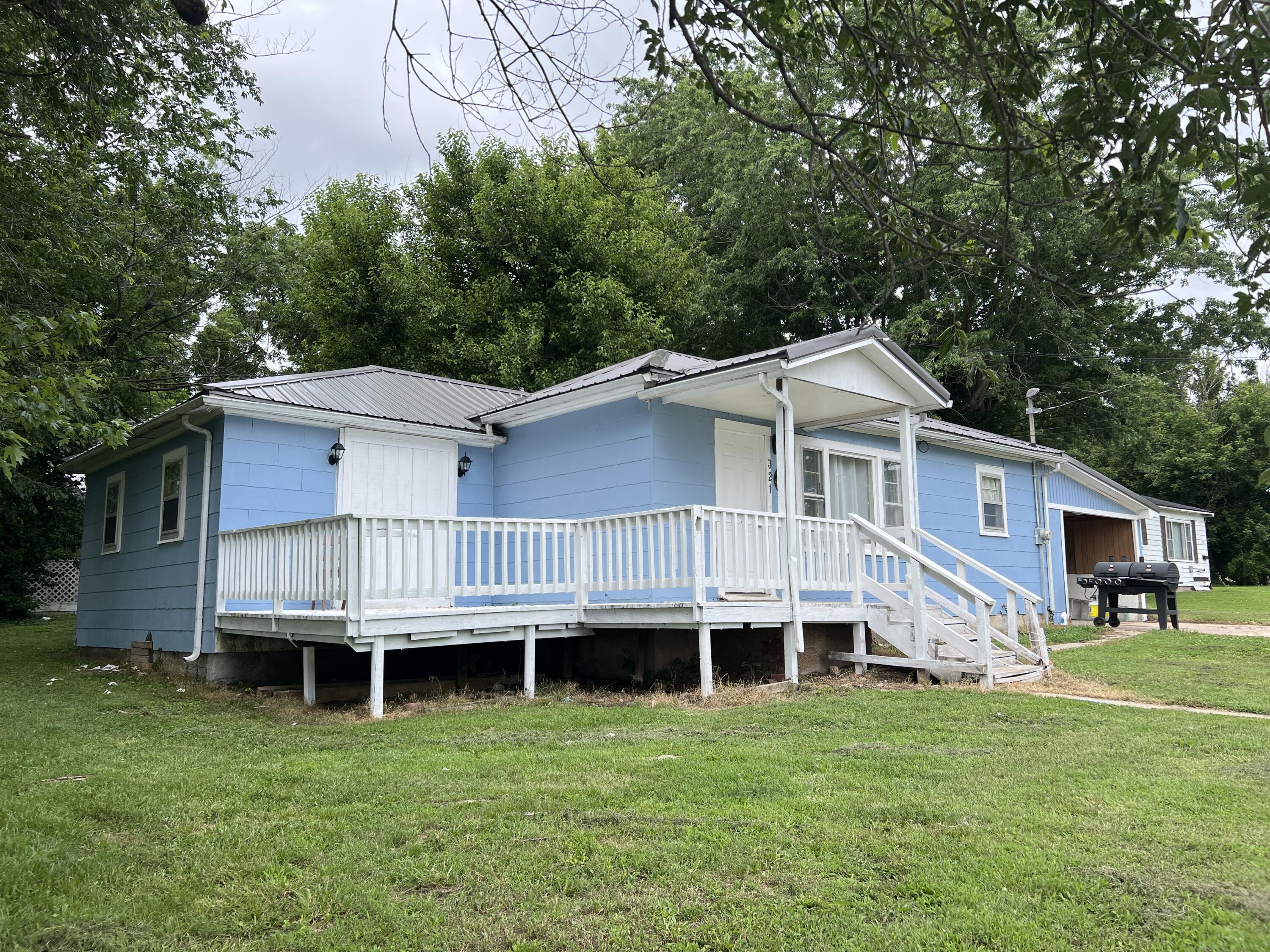 321 7th Street Property Photo 1