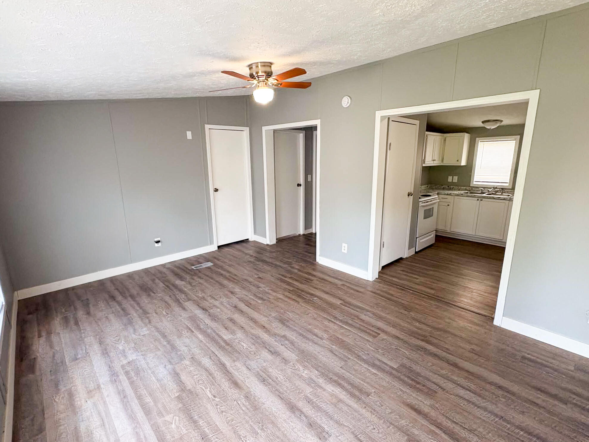140 Tyler Circle Property Photo 2