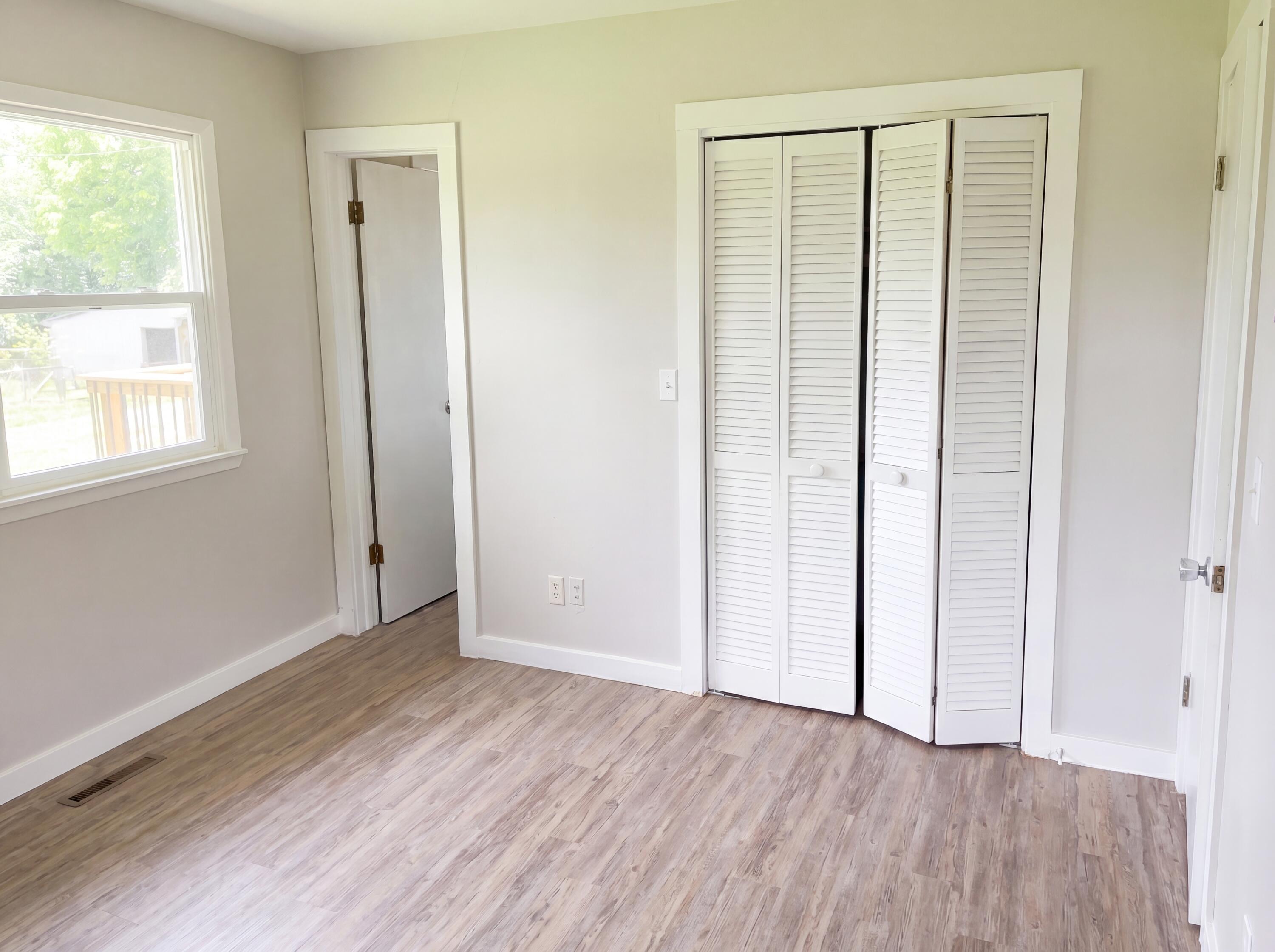 3440 Reed Road Property Photo 15