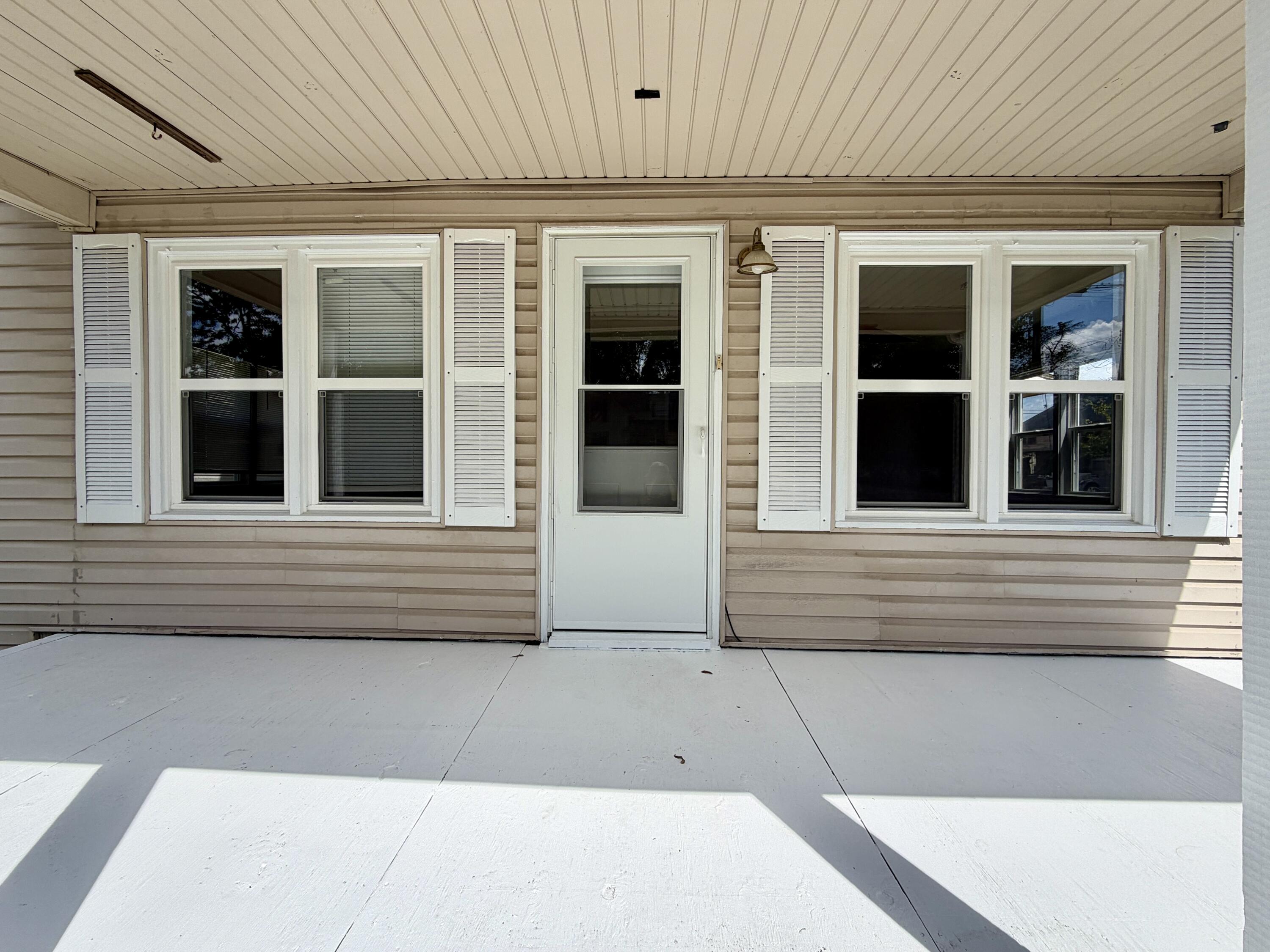 1001 West Cass Avenue Property Photo 4