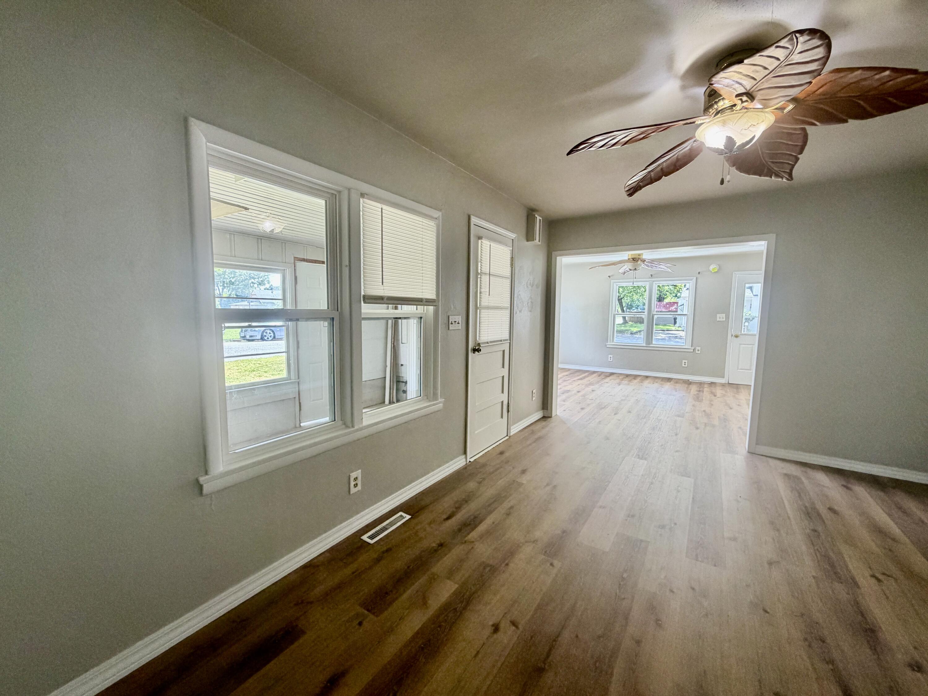 1001 West Cass Avenue Property Photo 15