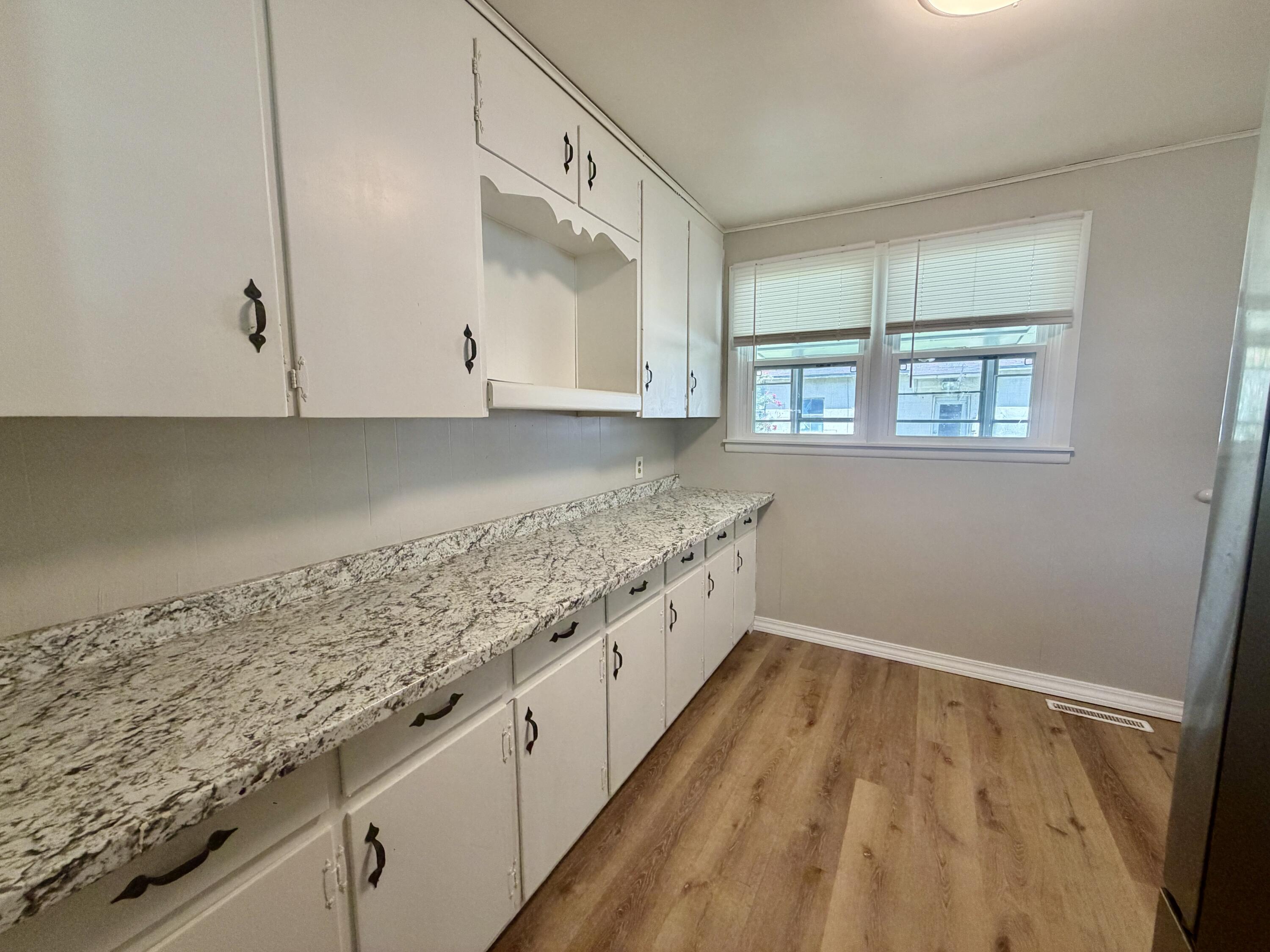 1001 West Cass Avenue Property Photo 17