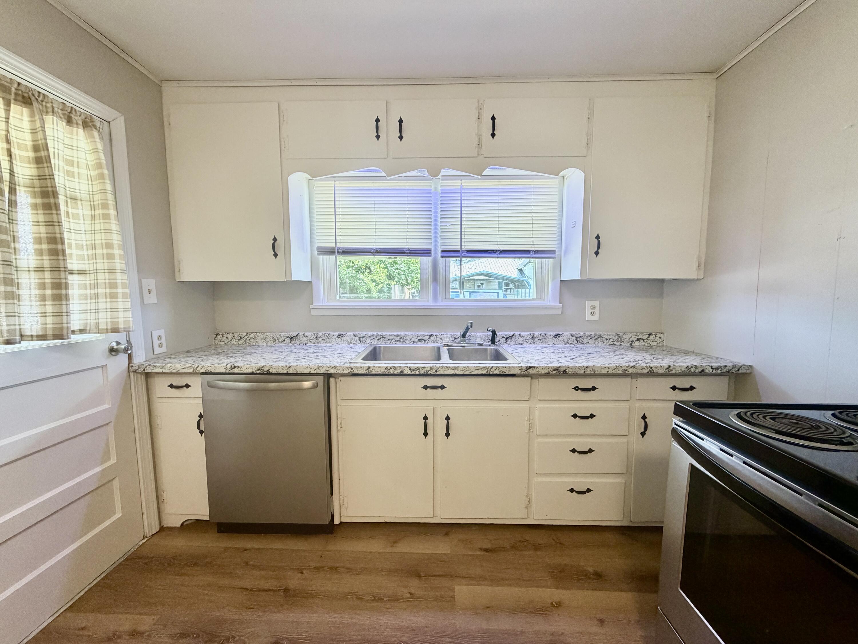 1001 West Cass Avenue Property Photo 19