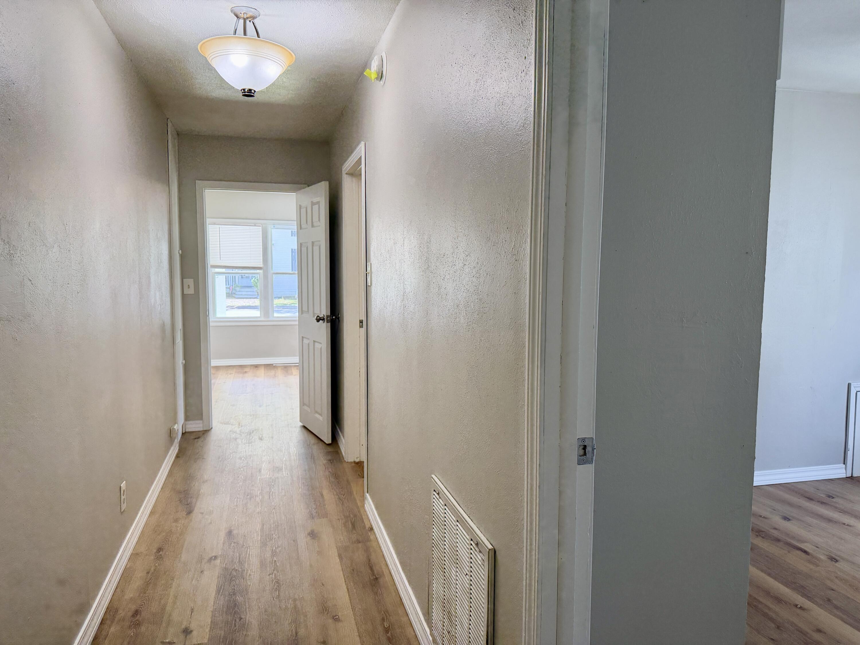1001 West Cass Avenue Property Photo 22