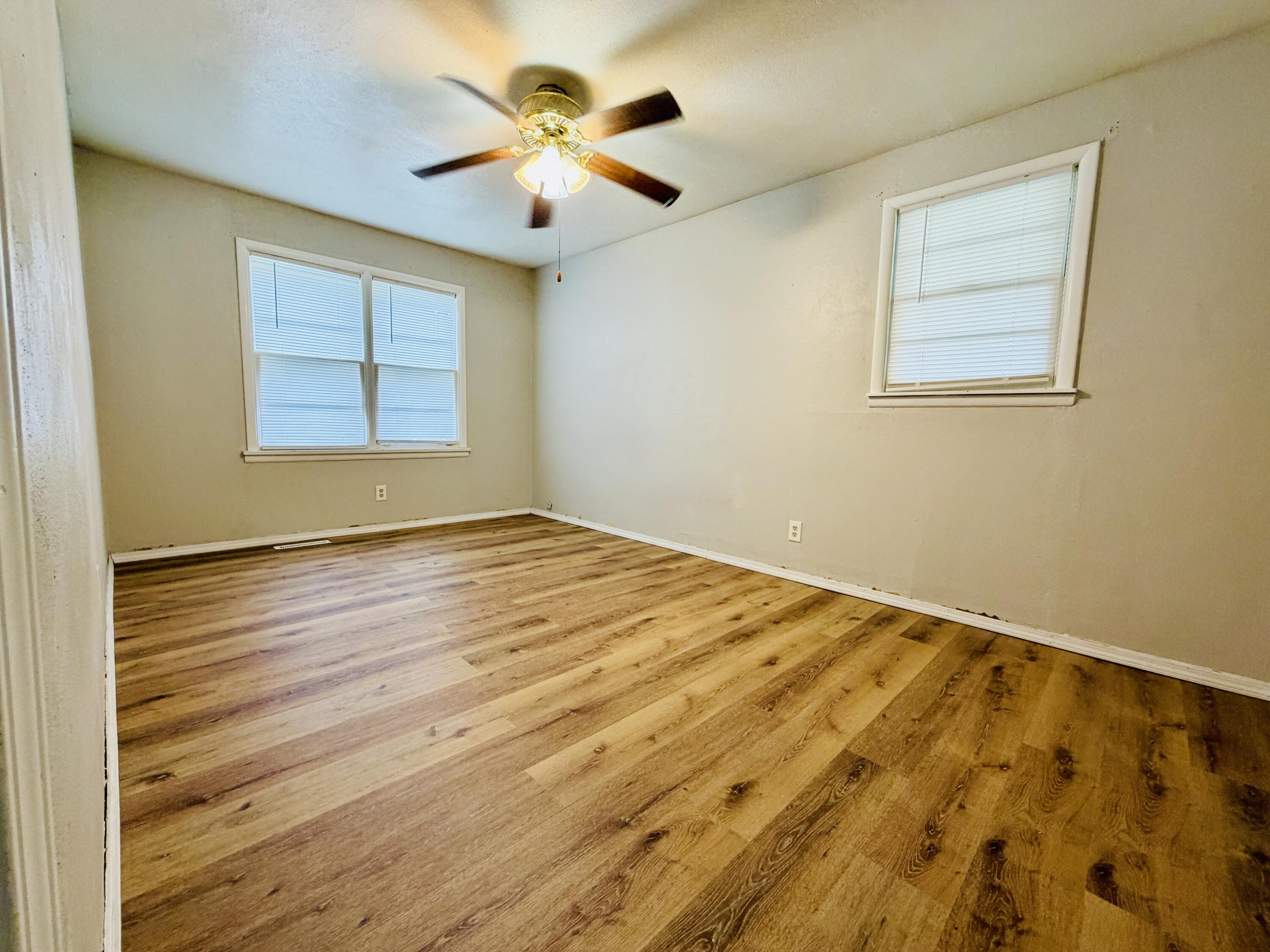 1001 West Cass Avenue Property Photo 27