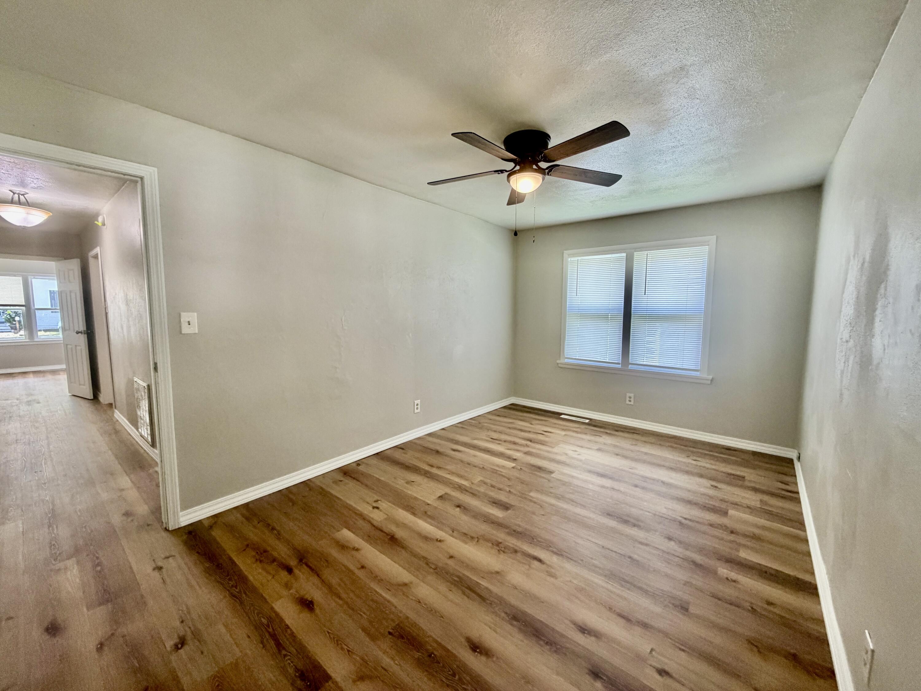 1001 West Cass Avenue Property Photo 37