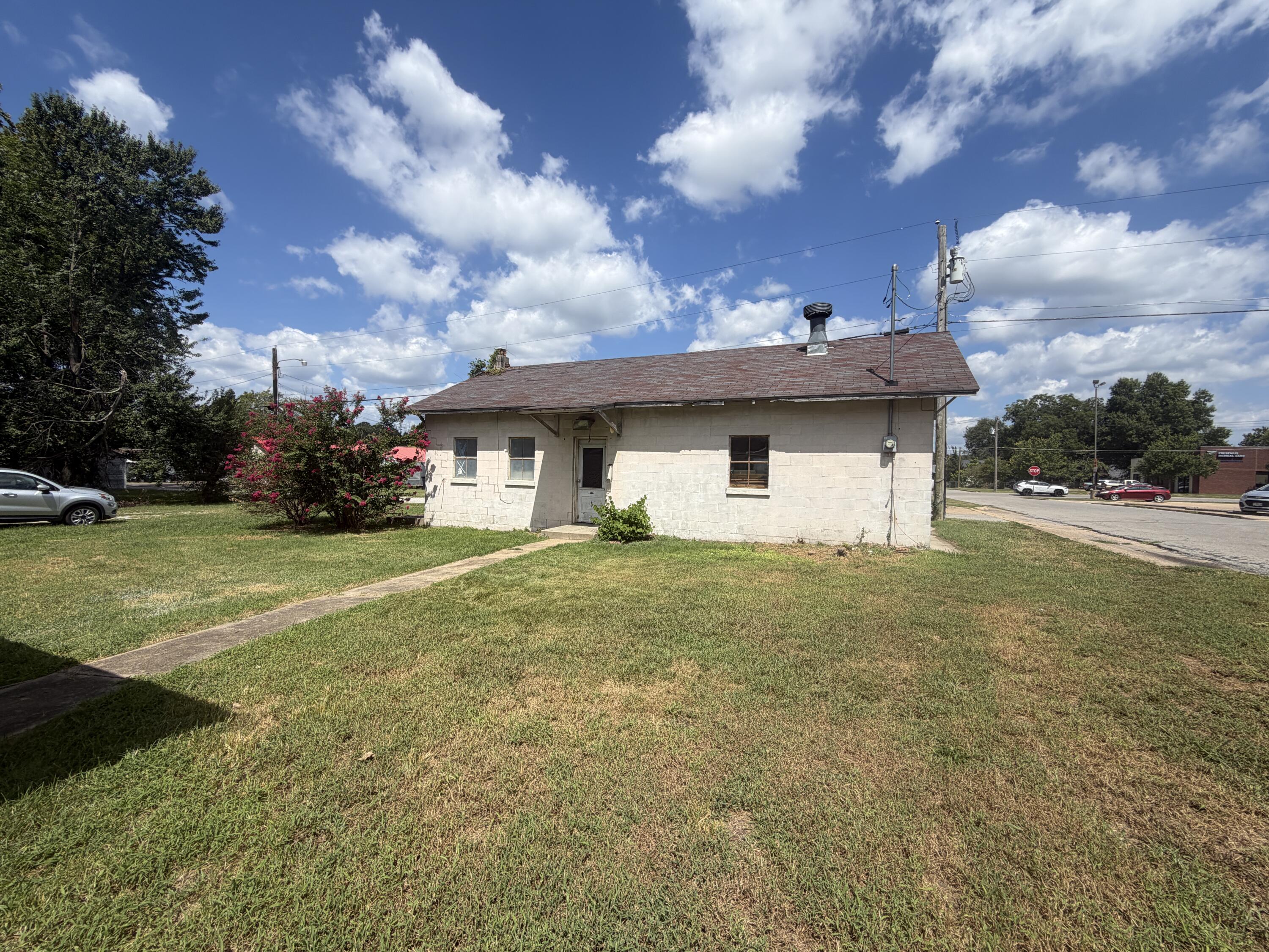 1001 West Cass Avenue Property Photo 48