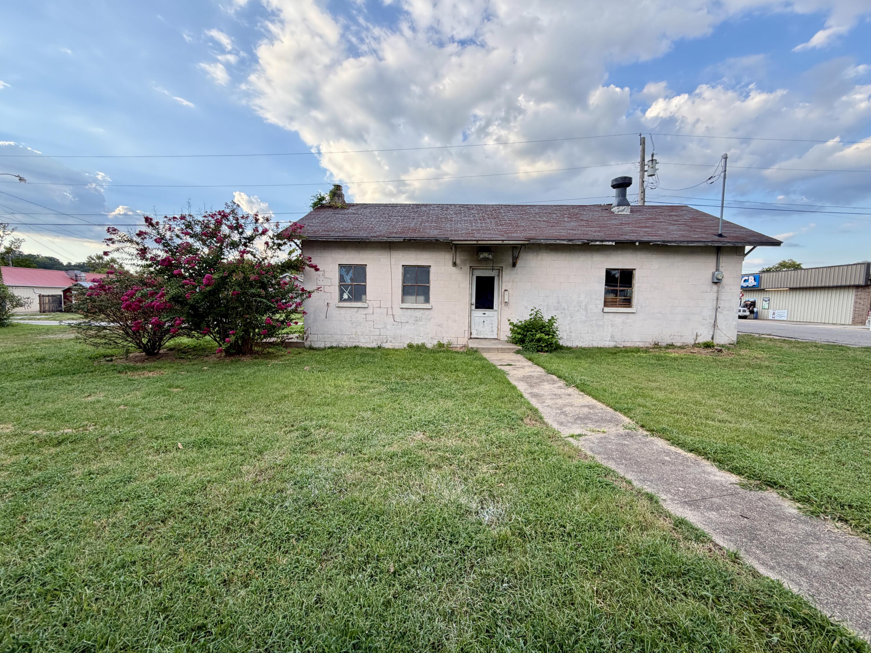 1001 West Cass Avenue Property Photo 49
