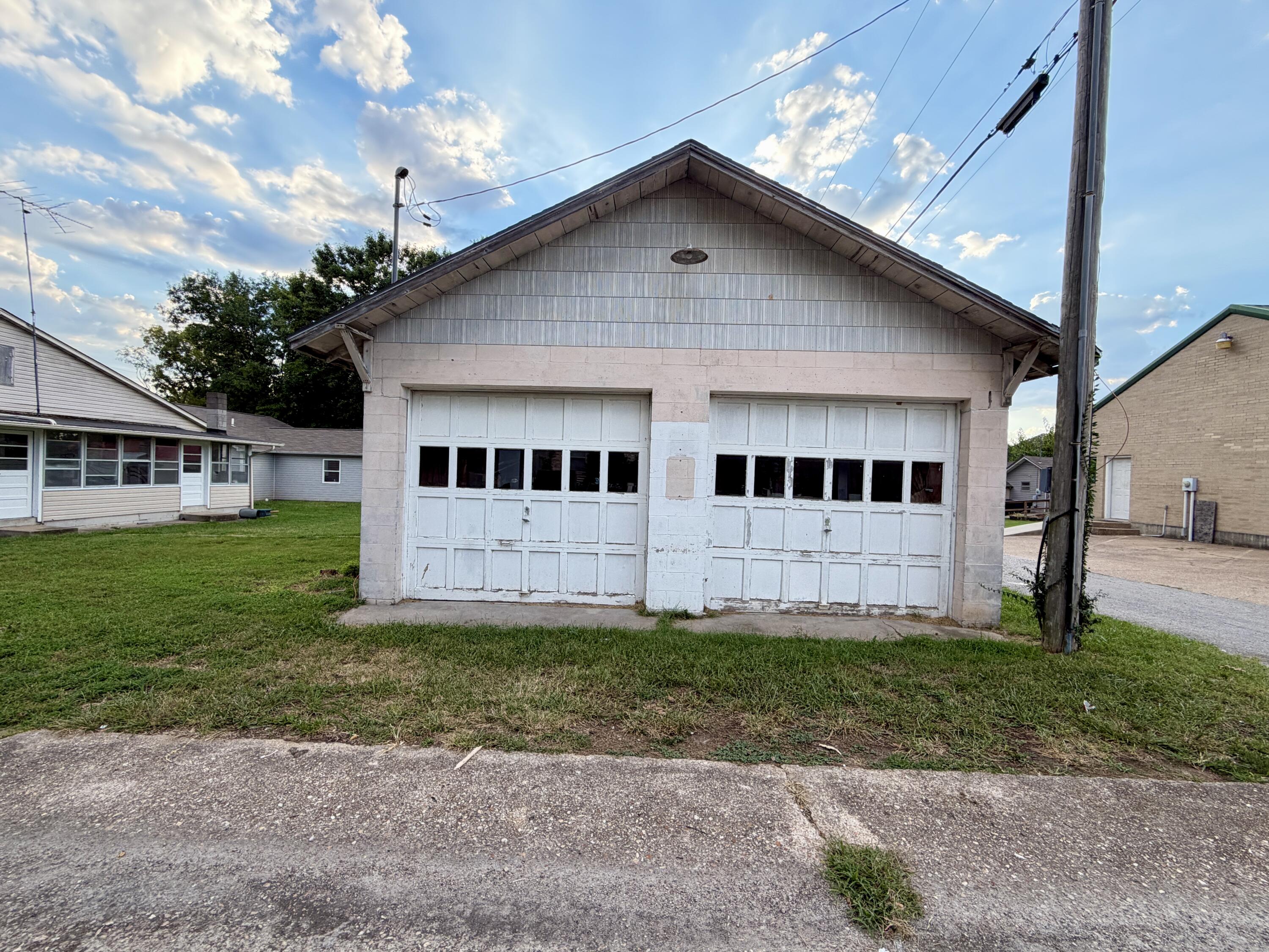 1001 West Cass Avenue Property Photo 55