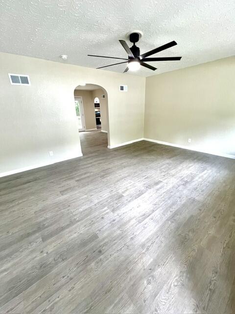 1607 North Kentwood Avenue Property Photo 2