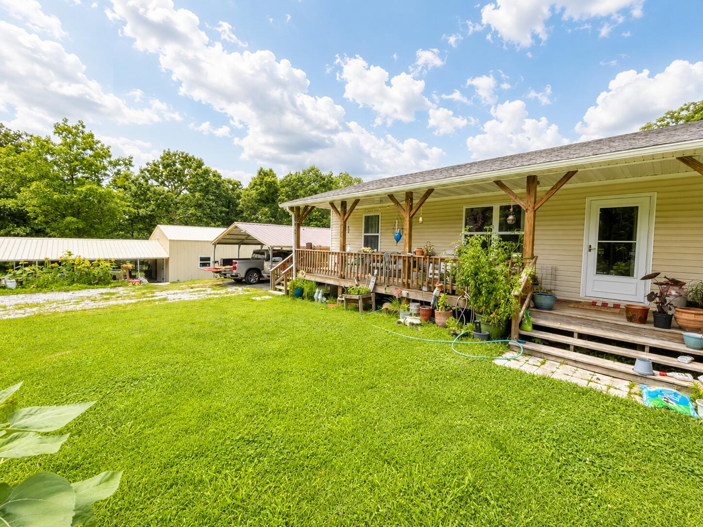 2843 South State Highway 5 Property Photo 1