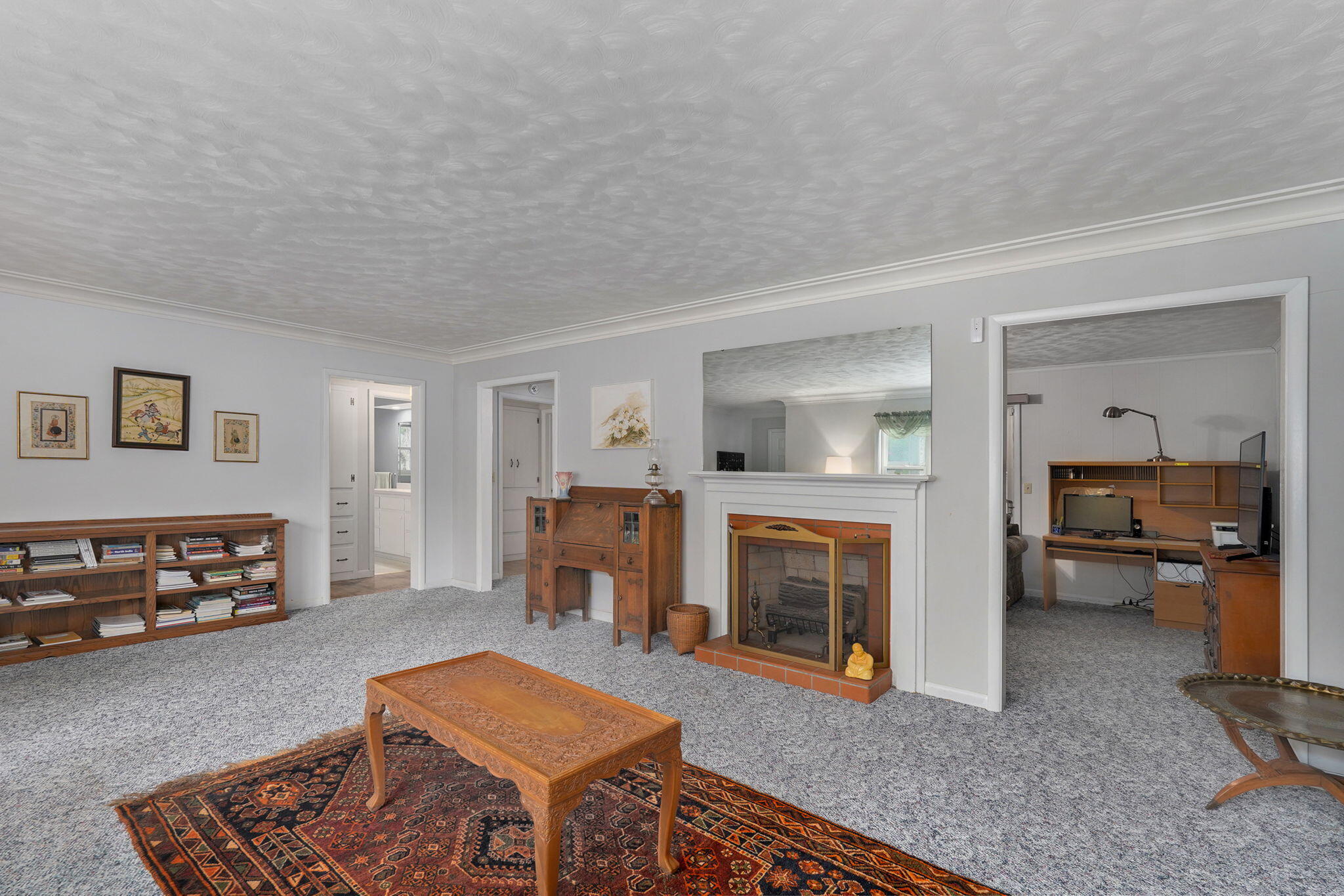 628 West Westview Street Property Photo 8
