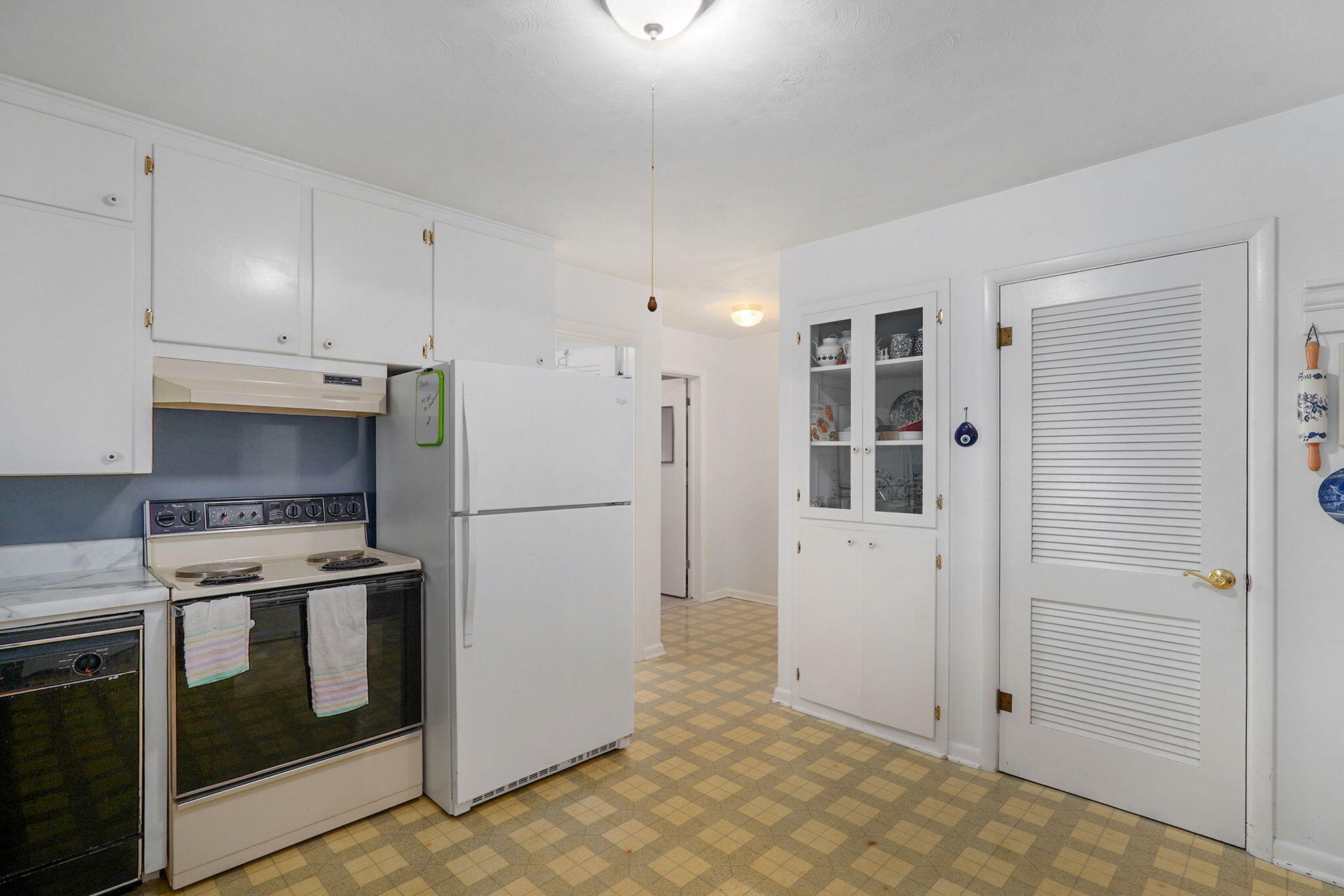 628 West Westview Street Property Photo 14