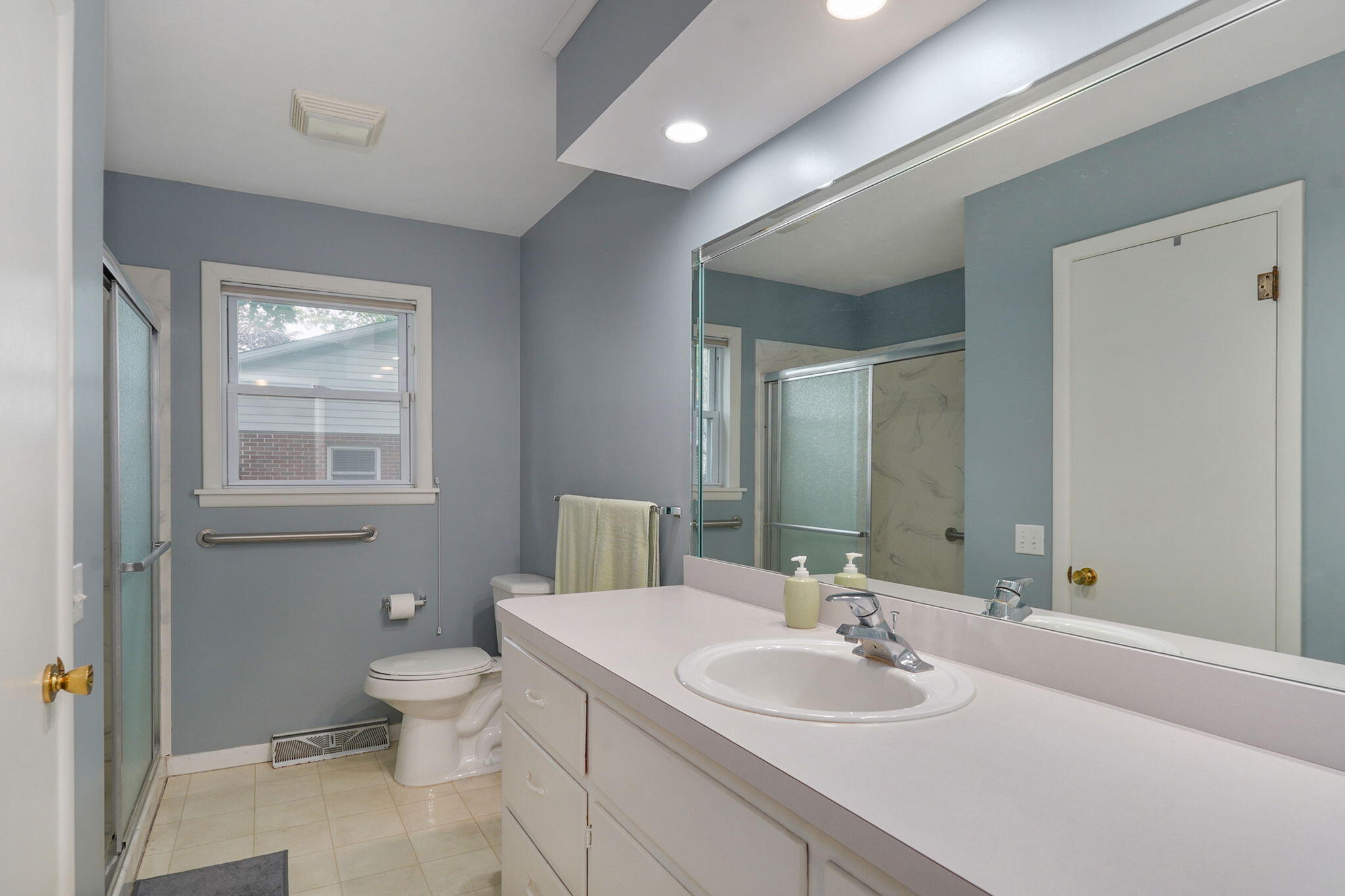 628 West Westview Street Property Photo 21