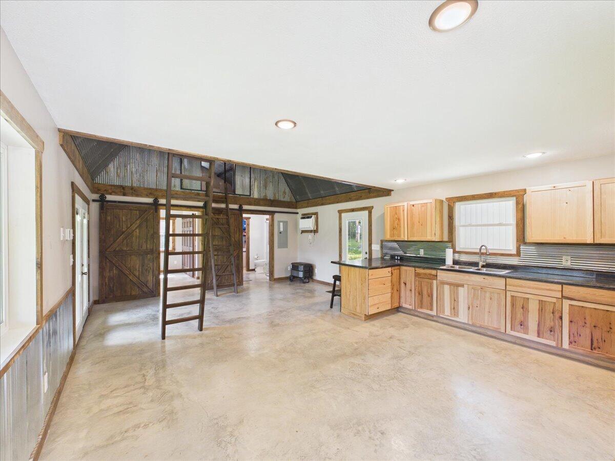 37 Middle Earth Trail Property Photo 46