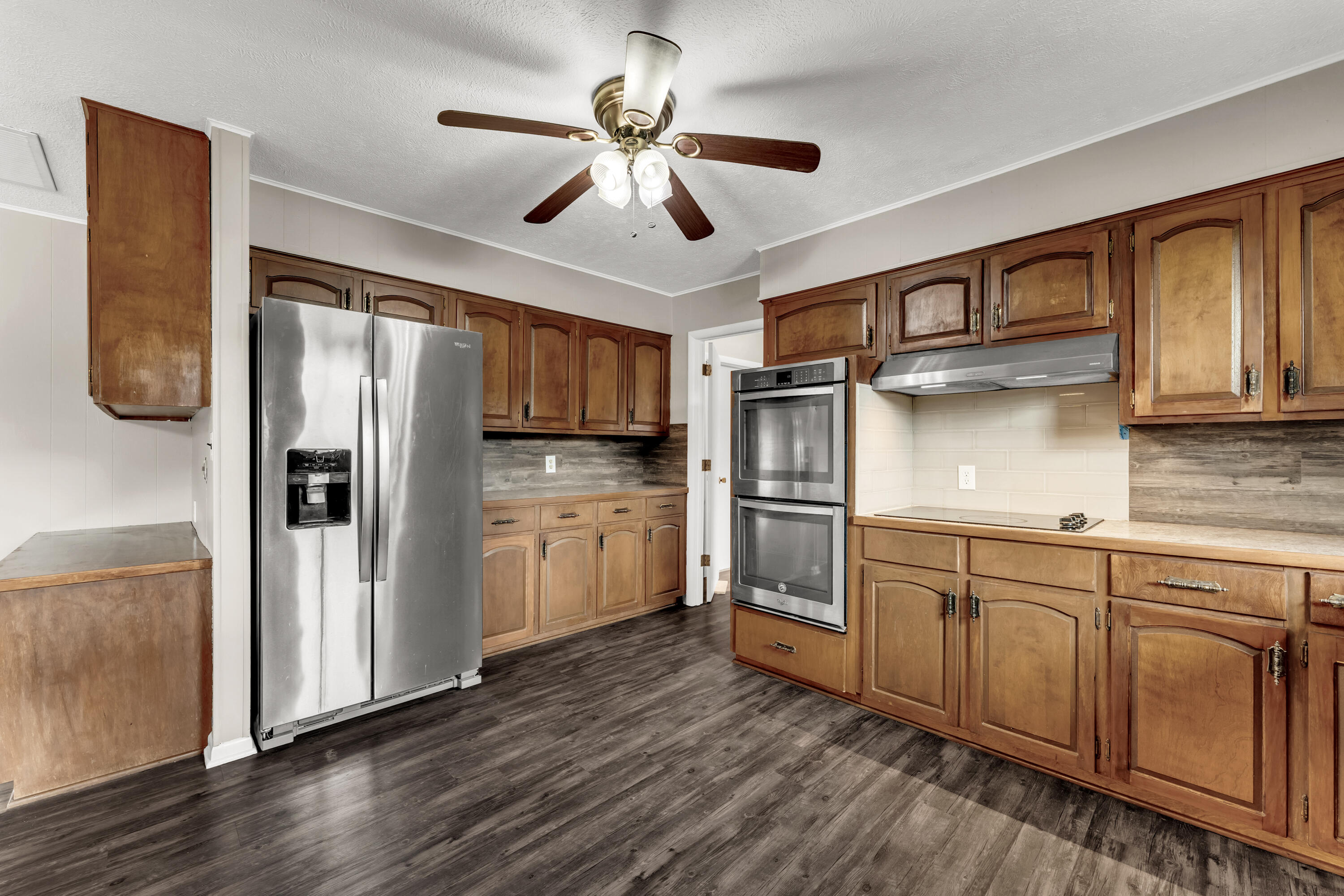 4304 South Farm Road 29 Property Photo 14