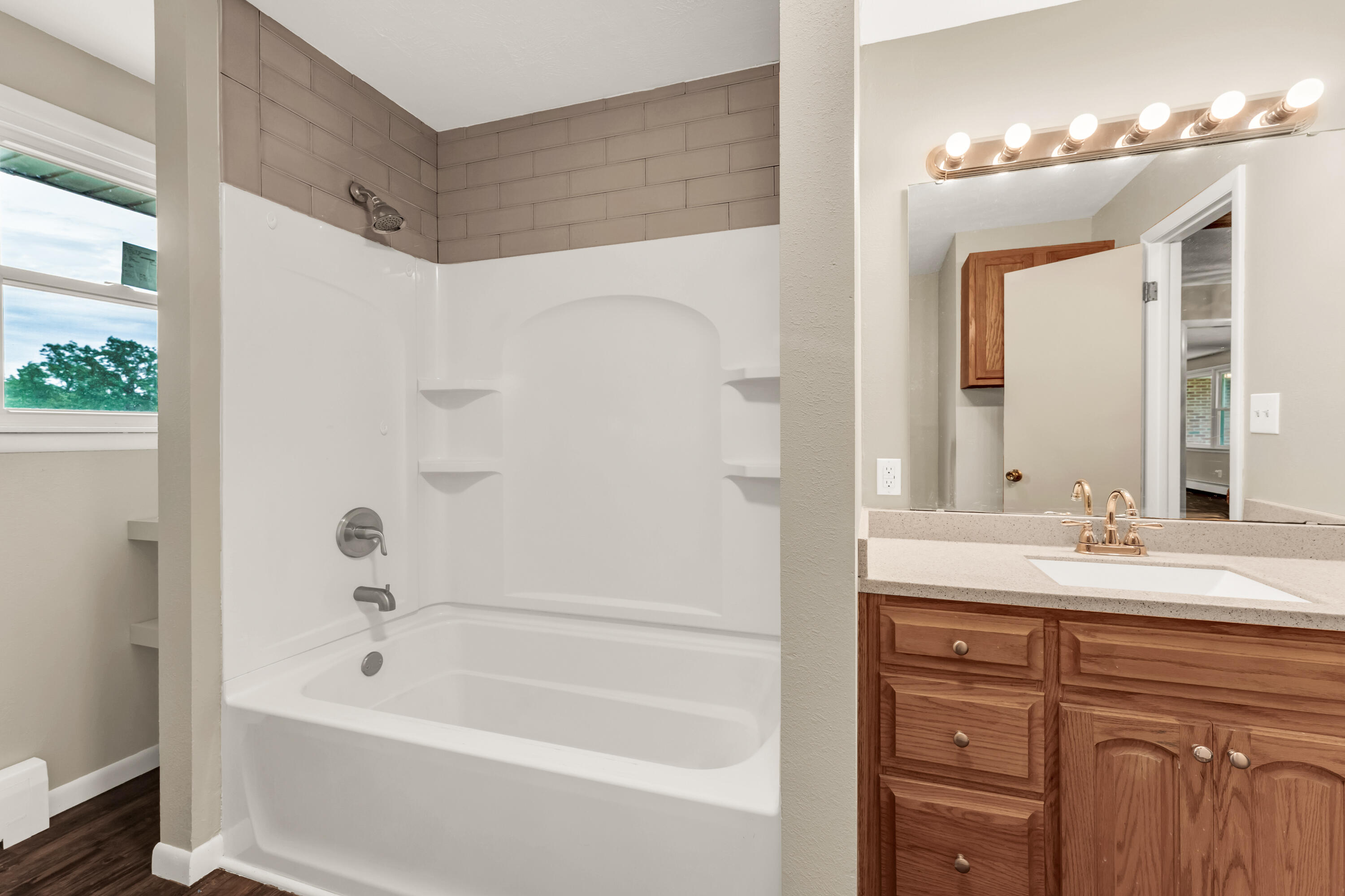 4304 South Farm Road 29 Property Photo 21