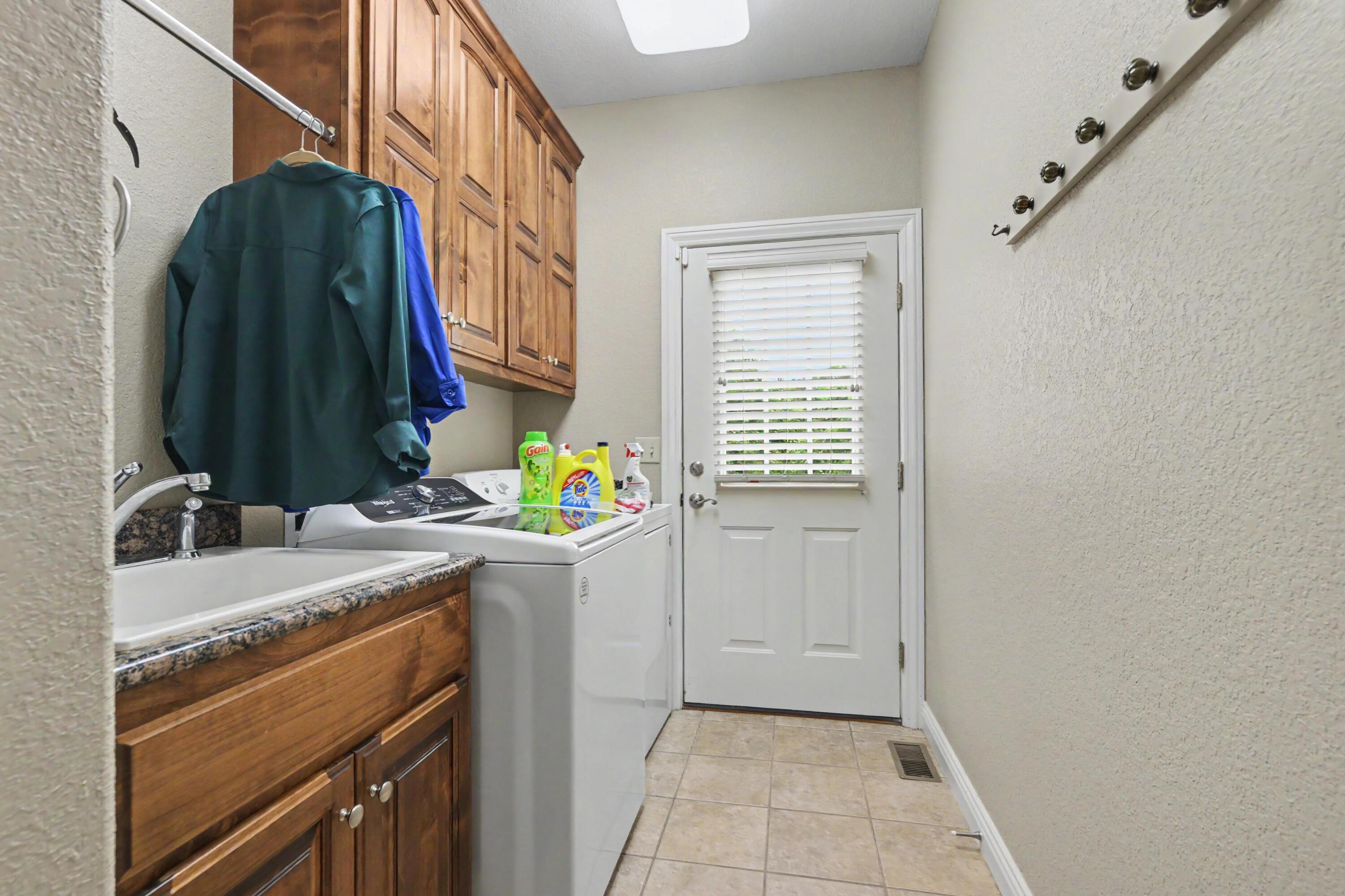 1701 Village Lane Property Photo 33