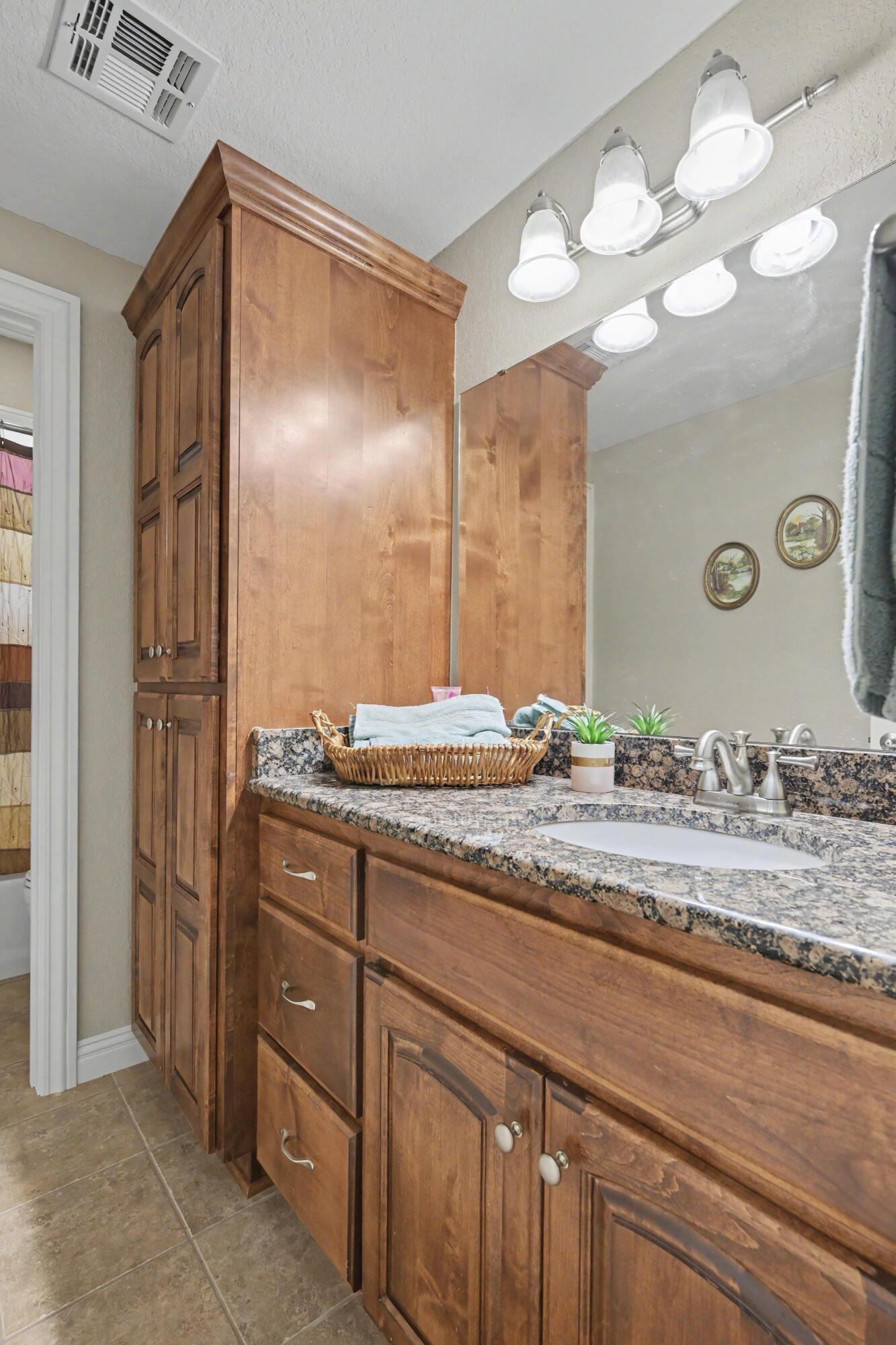 1701 Village Lane Property Photo 48