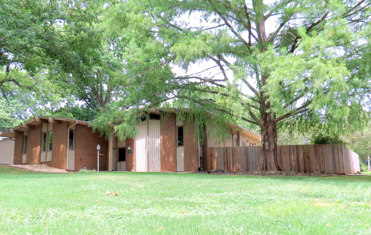 2291 East Mirabeau Street Property Photo 4