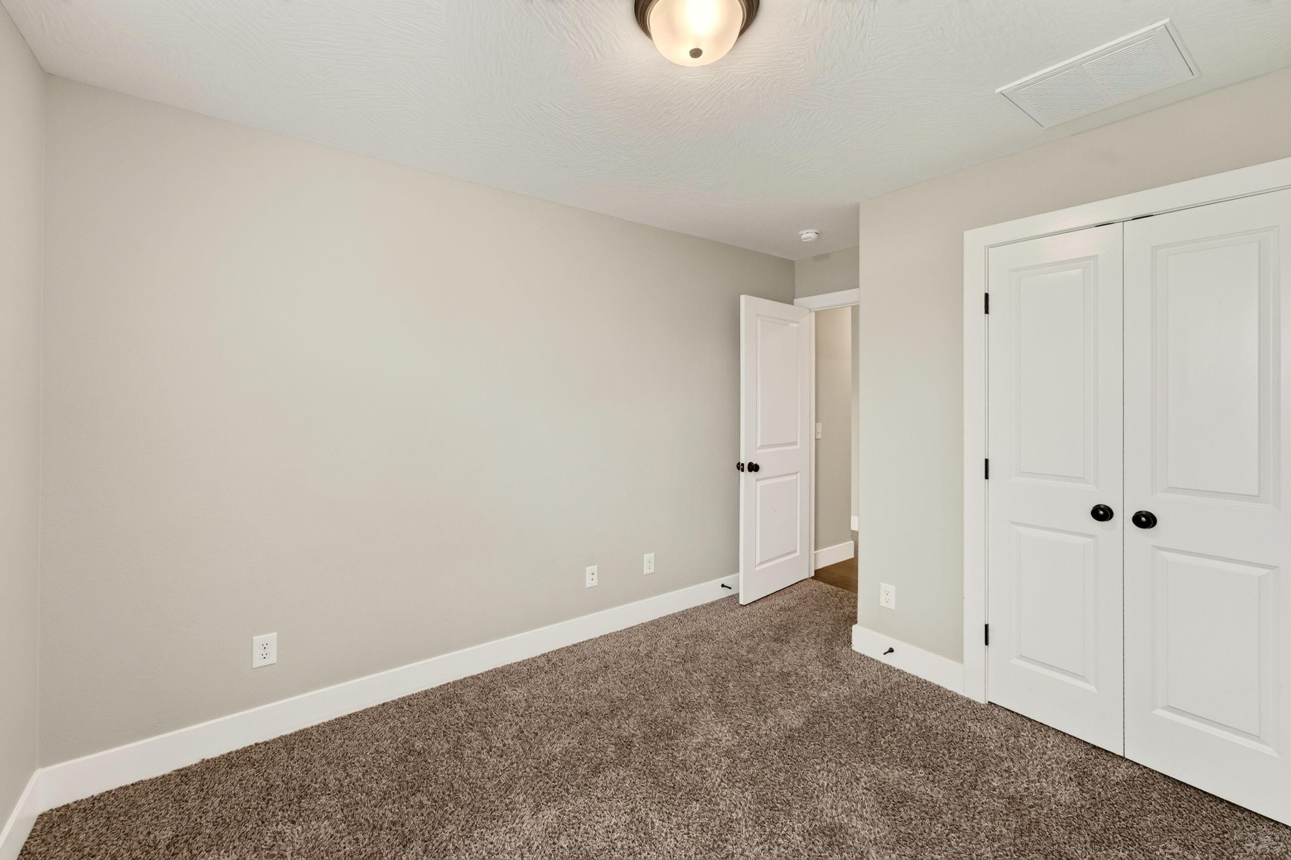 748 North Century Avenue Property Photo 25