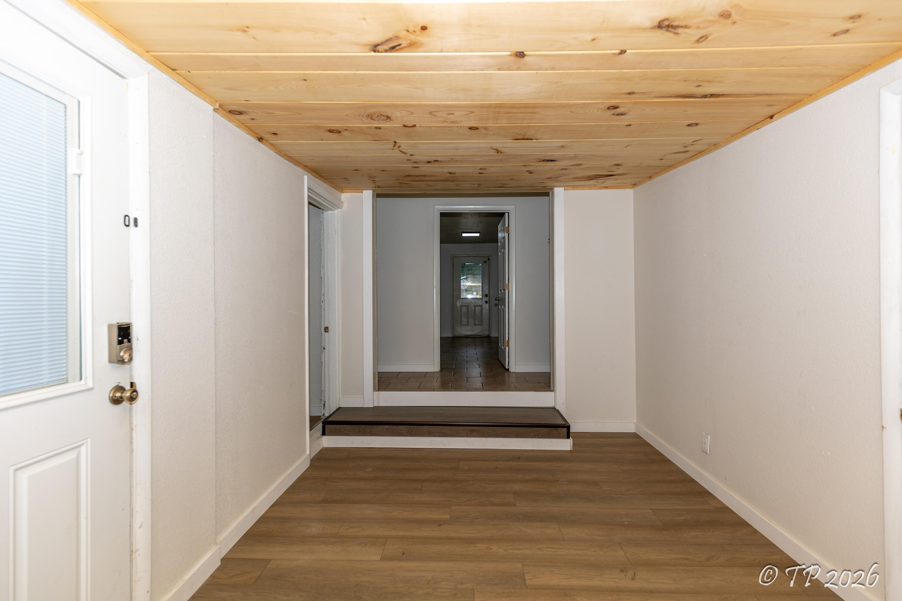 917 West Broadway Street Property Photo 10