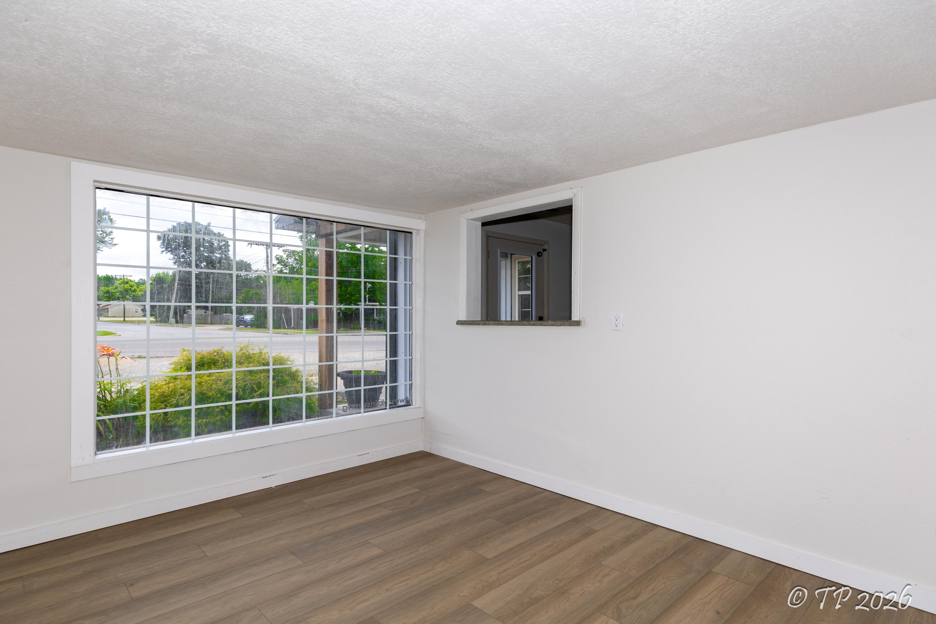 917 West Broadway Street Property Photo 15