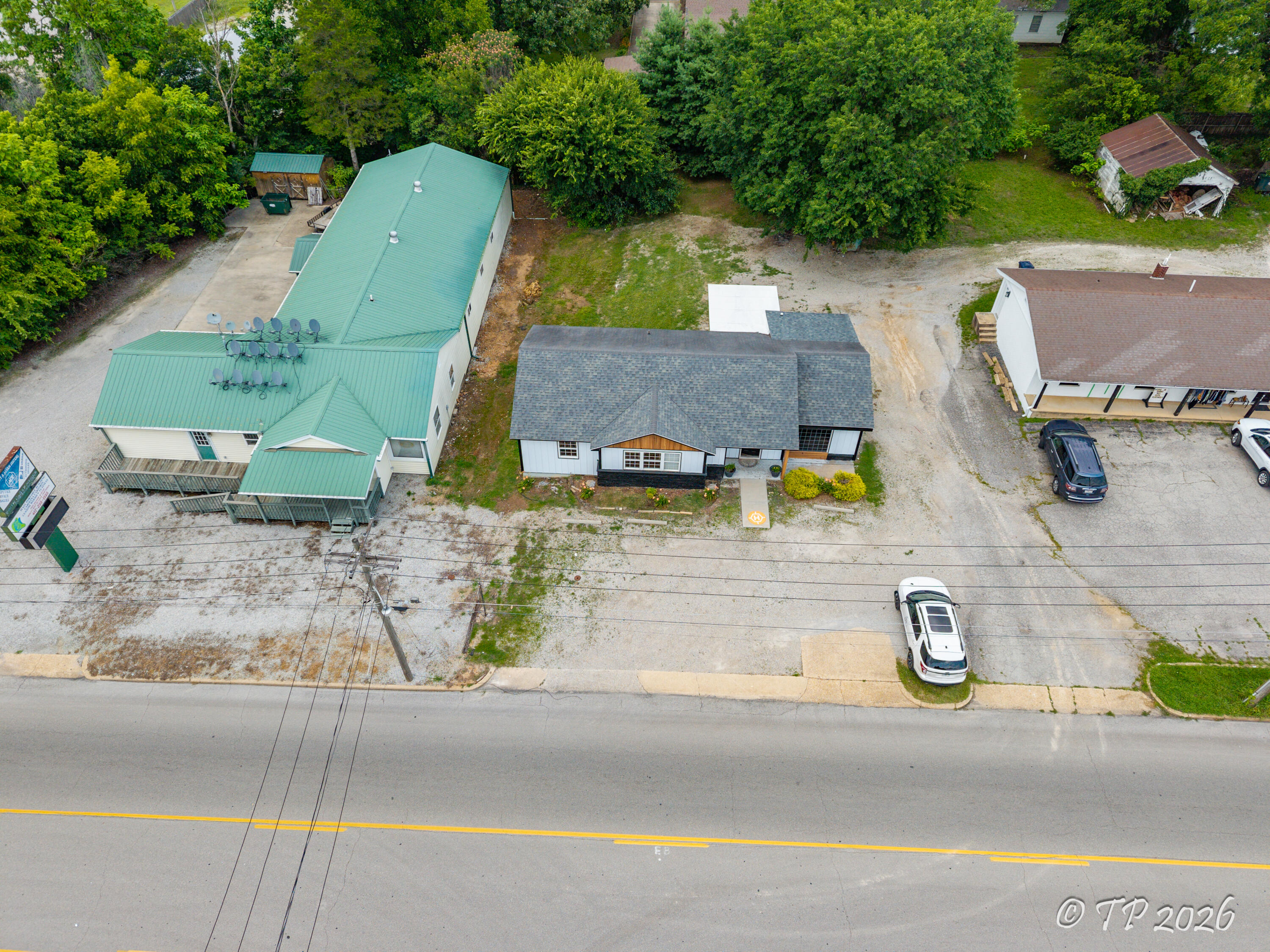 917 West Broadway Street Property Photo 33