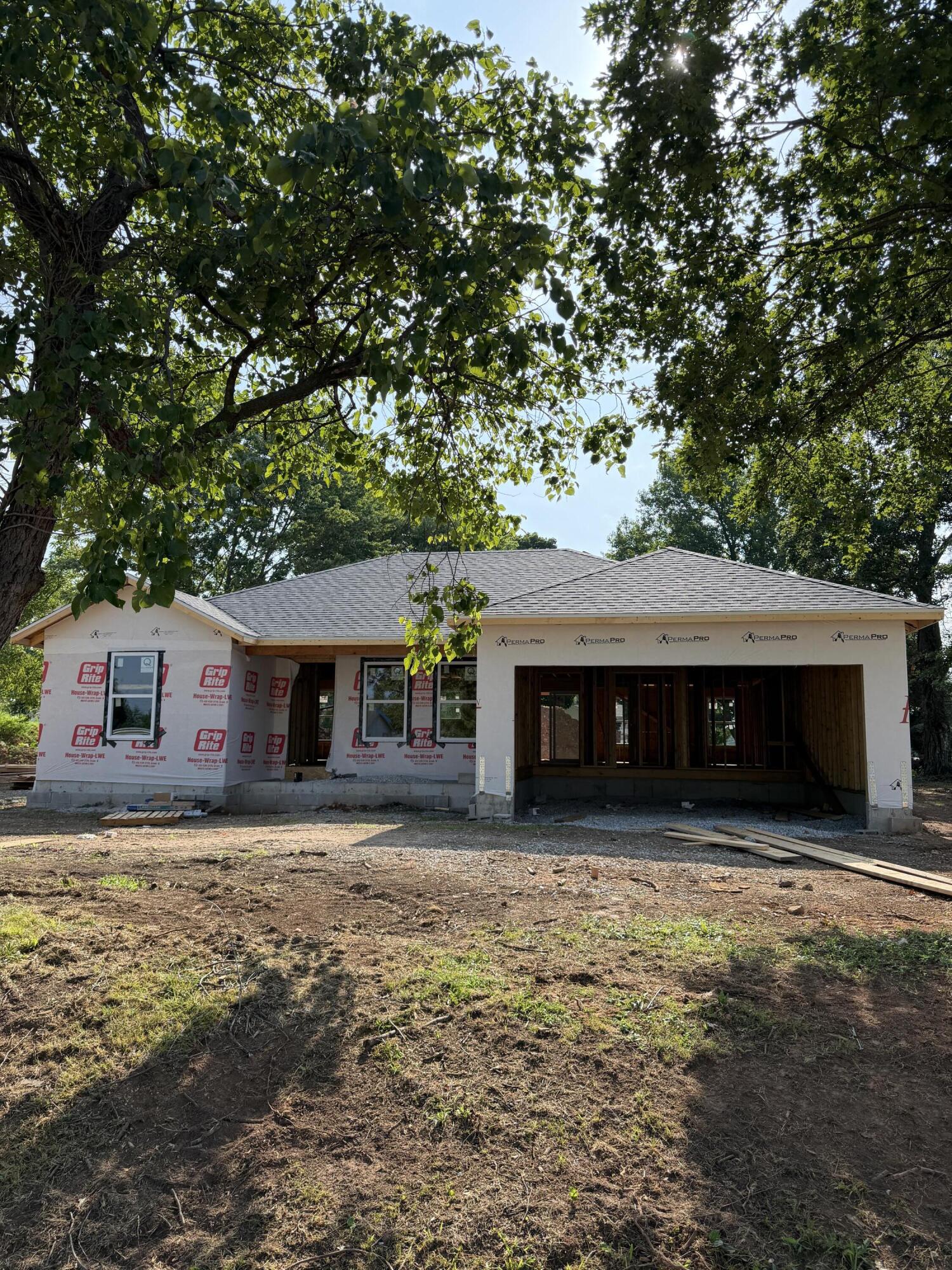 100 North Youngblood Street Property Photo 2