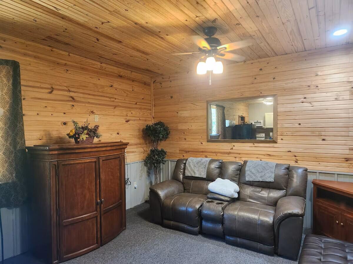 214 North Cliffside Drive Property Photo 26